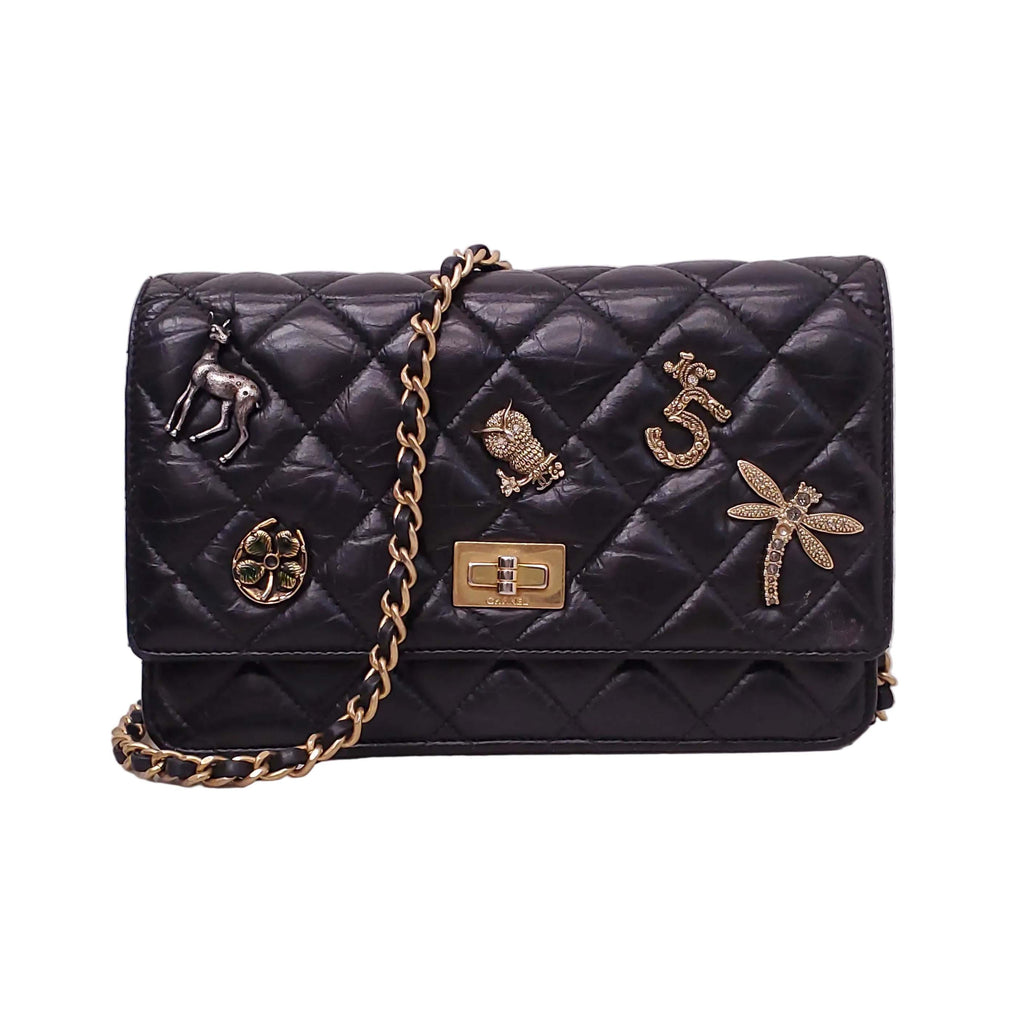 CHANEL BLACK QUILTED CALFSKIN LUCKY CHARMS 2.55 RE-ISSUE WALLET ON CHAIN