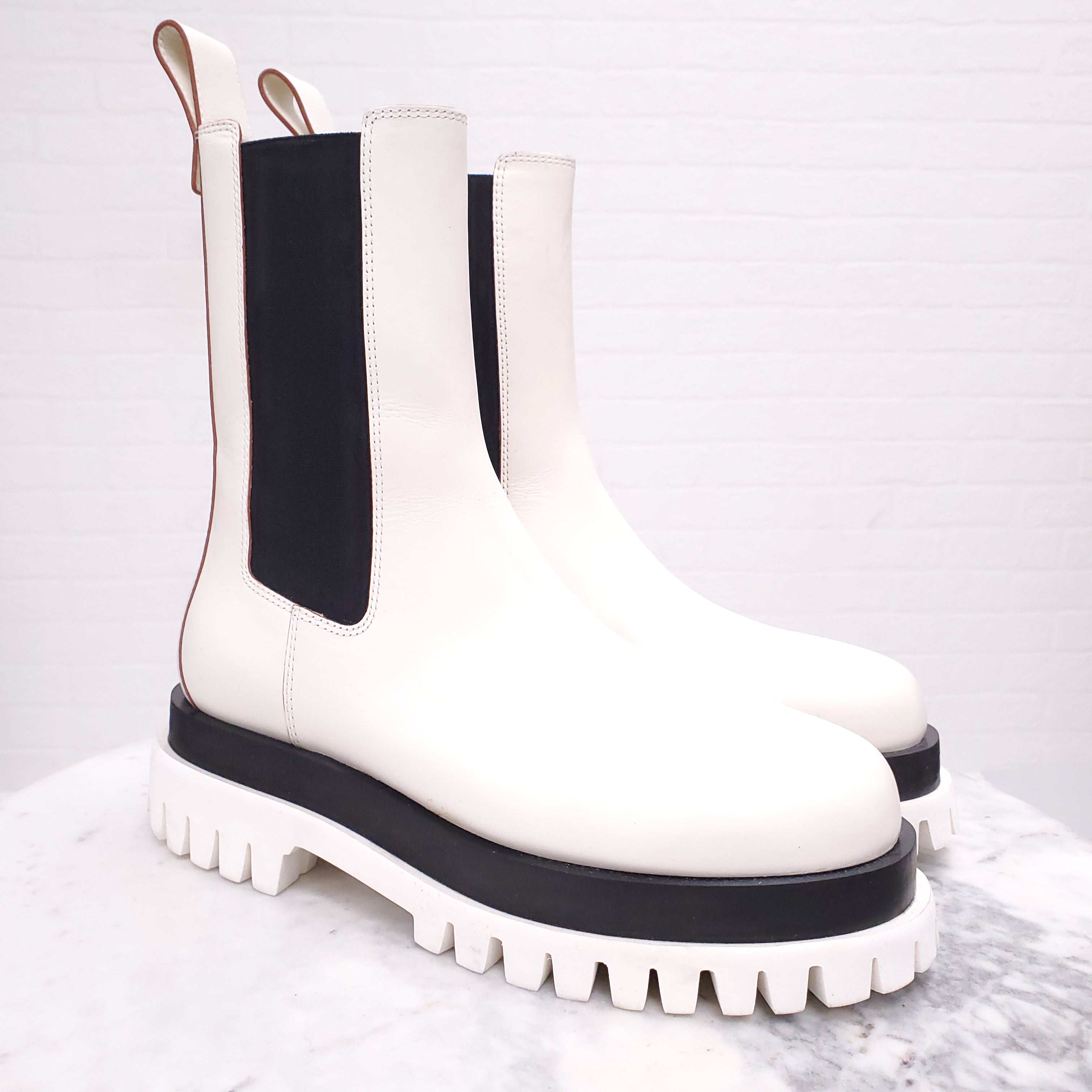 EMILIO PUCCI WHITE MOTO BOOTS - SIZE 39