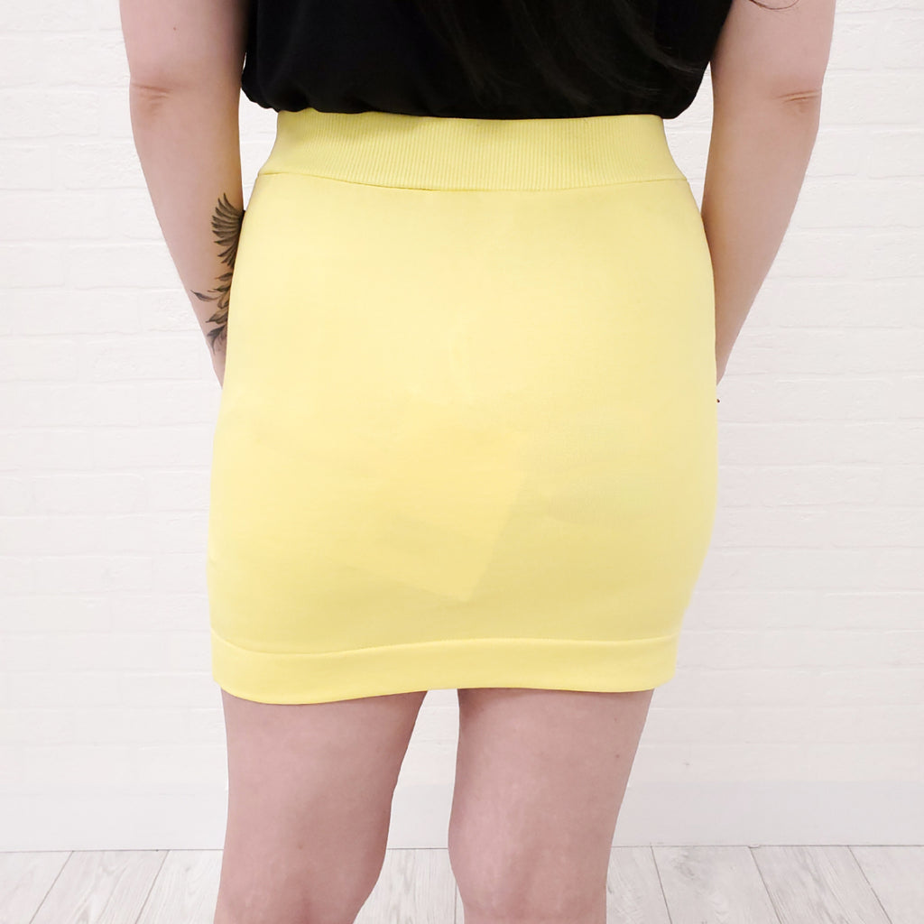 LOVE MOSCHINO BLACK AND YELLOW SKIRT - SIZE 40