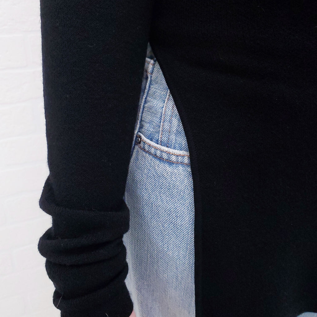 TOTEME BLACK SIDE-SLIT LONG SLEEVE TOP - SIZE XXS