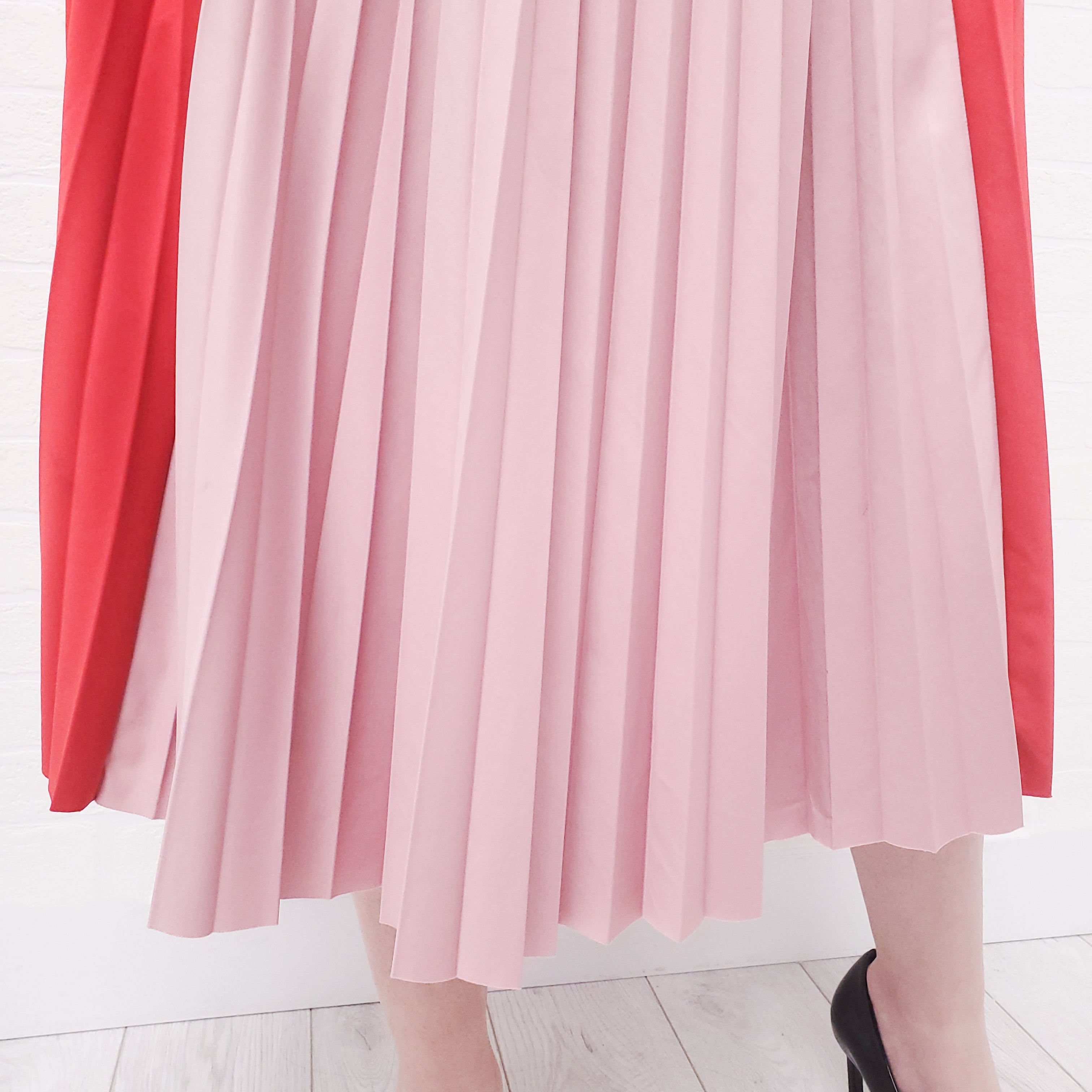 MONCLER PINK AND RED PLEATED SKIRT - SIZE 42