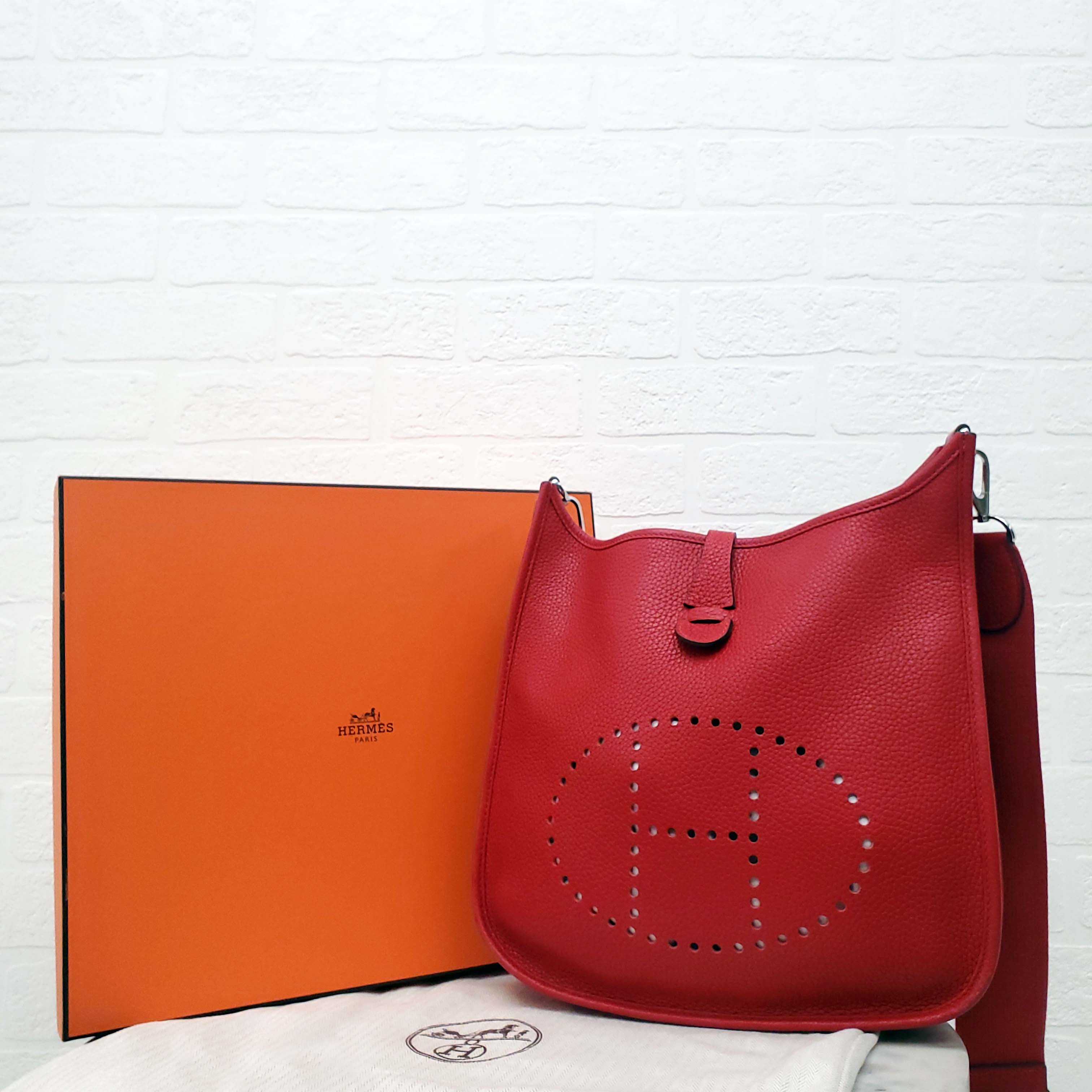 HERMÈS 'ROUGE CASAQUE' EVELYNE 29