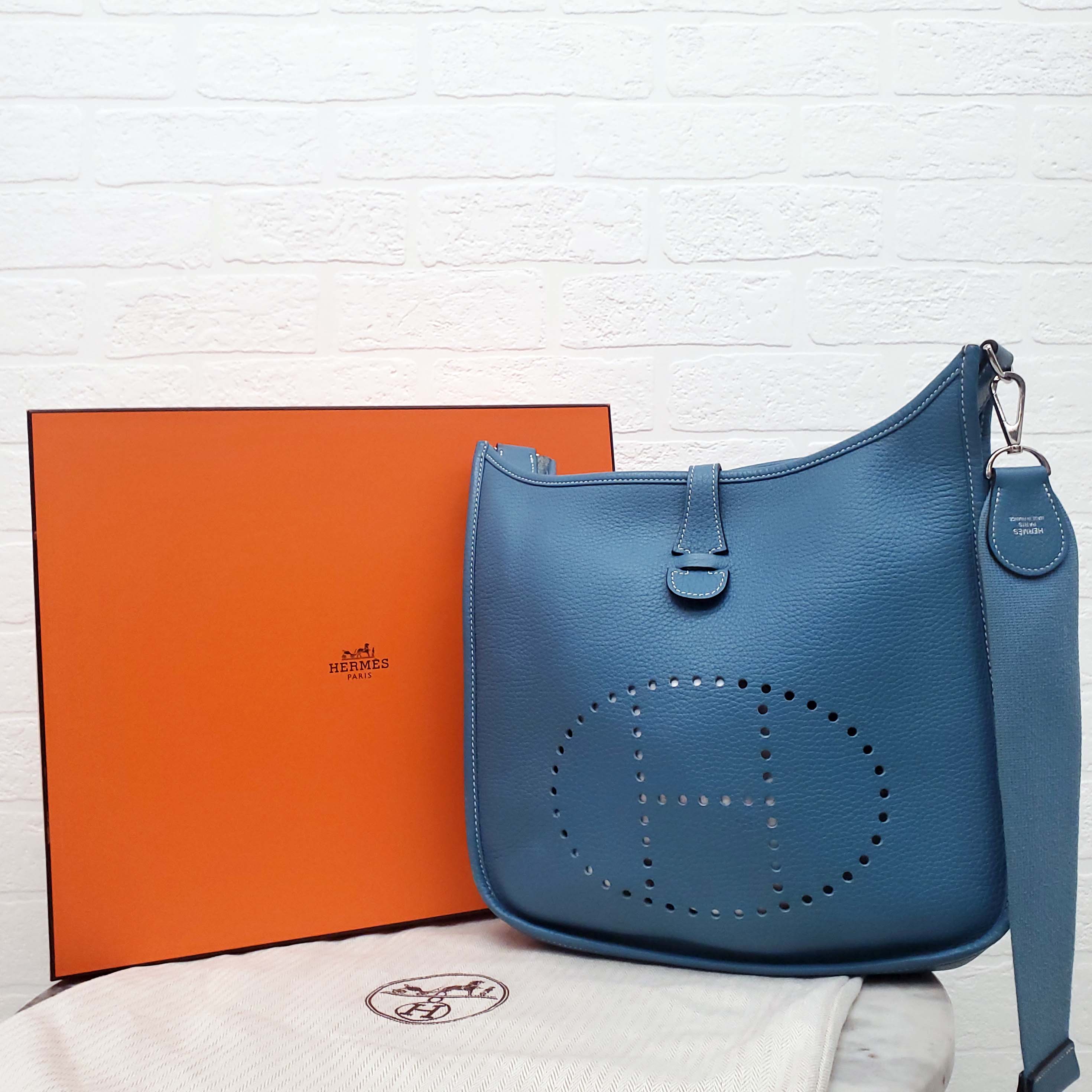 HERMÈS 'DEEP BLUE' EVELYNE 29