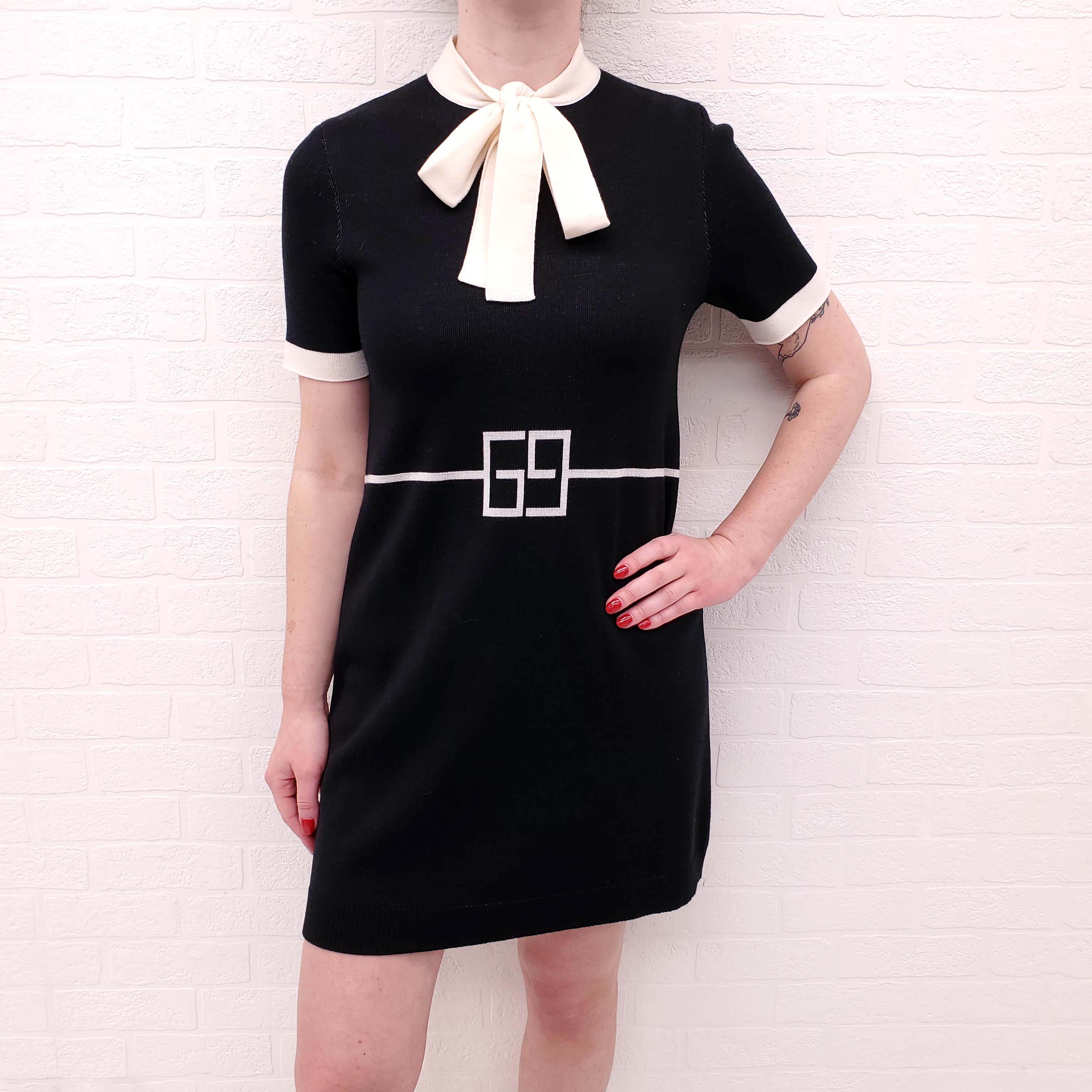 GUCCI BLACK AND CREAM KNIT DRESS WITH LOGO - SIZE XS