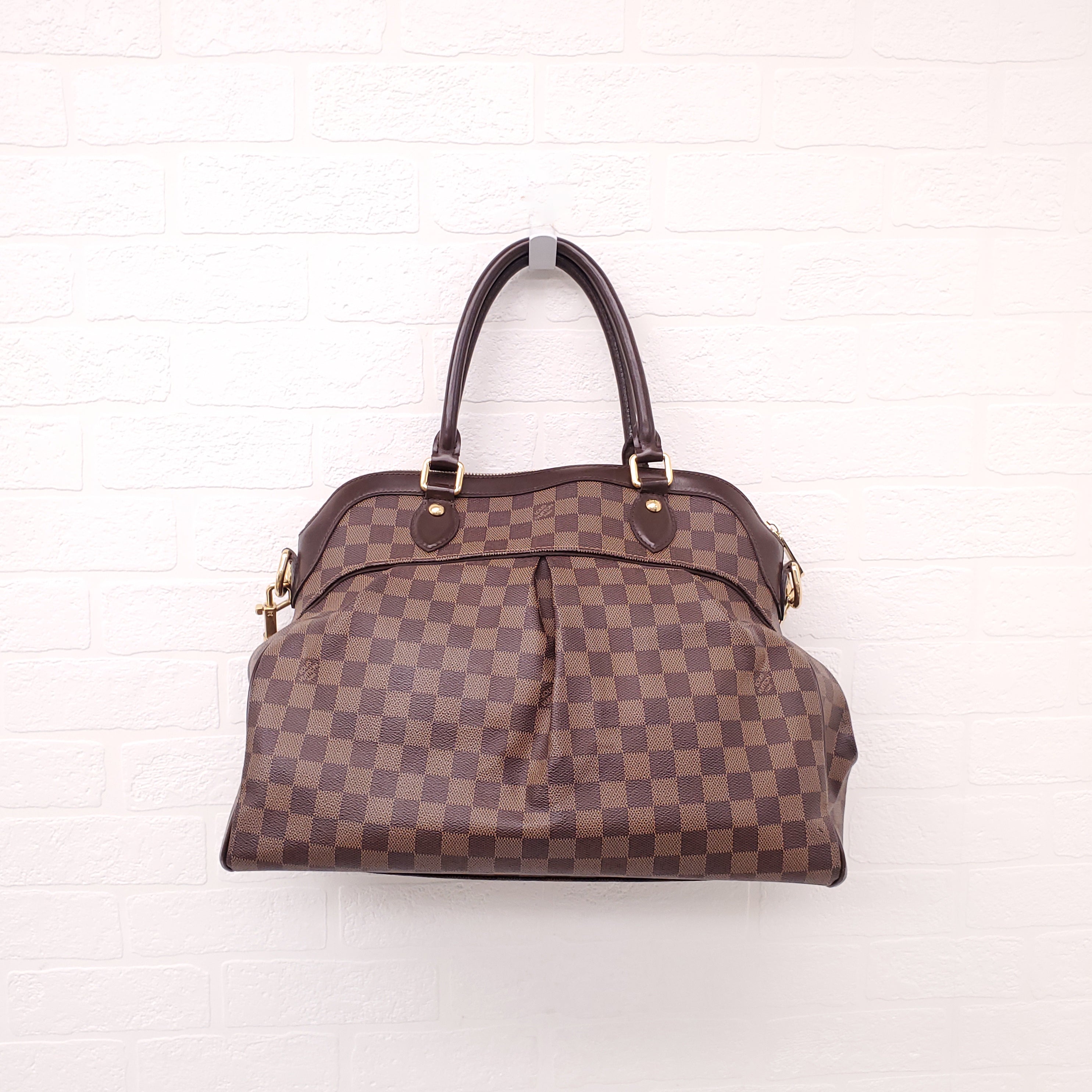 LOUIS VUITTON DAMIER EBENE TREVI PM BAG WITH BROWN LEATHER TRIM AND GOLD-TONE