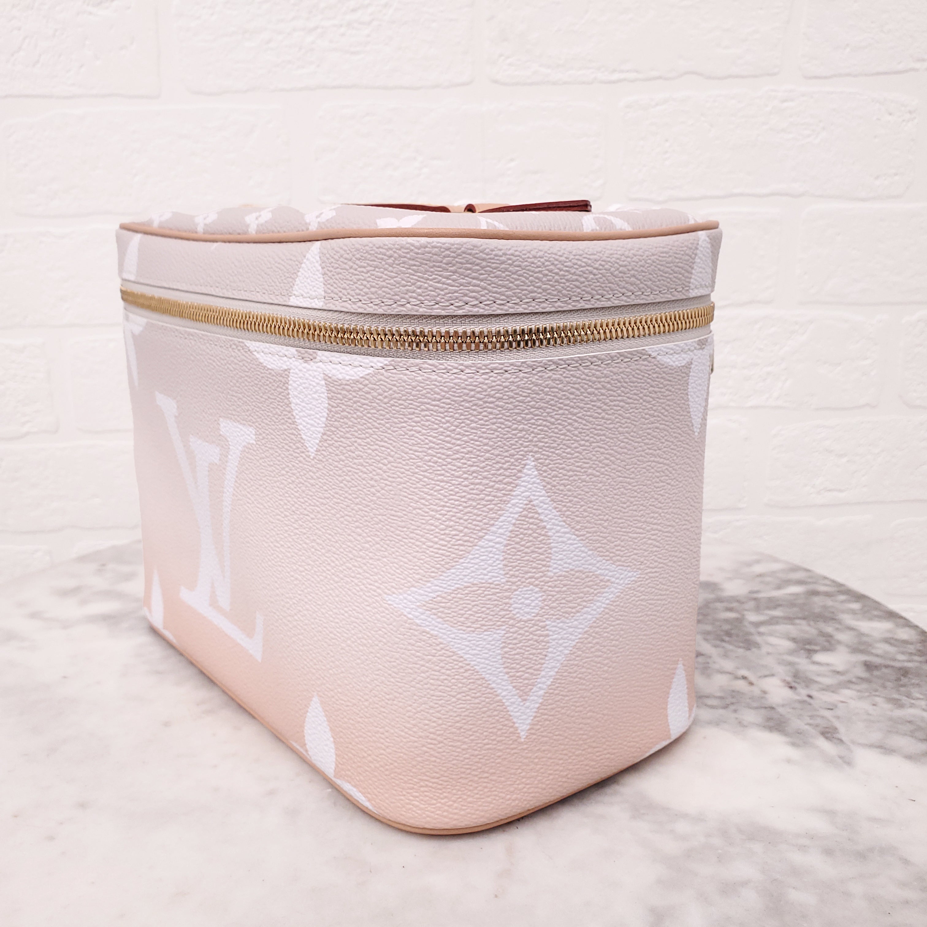 LOUIS VUITTON 'BY THE POOL' NICE BB VANITY CASE