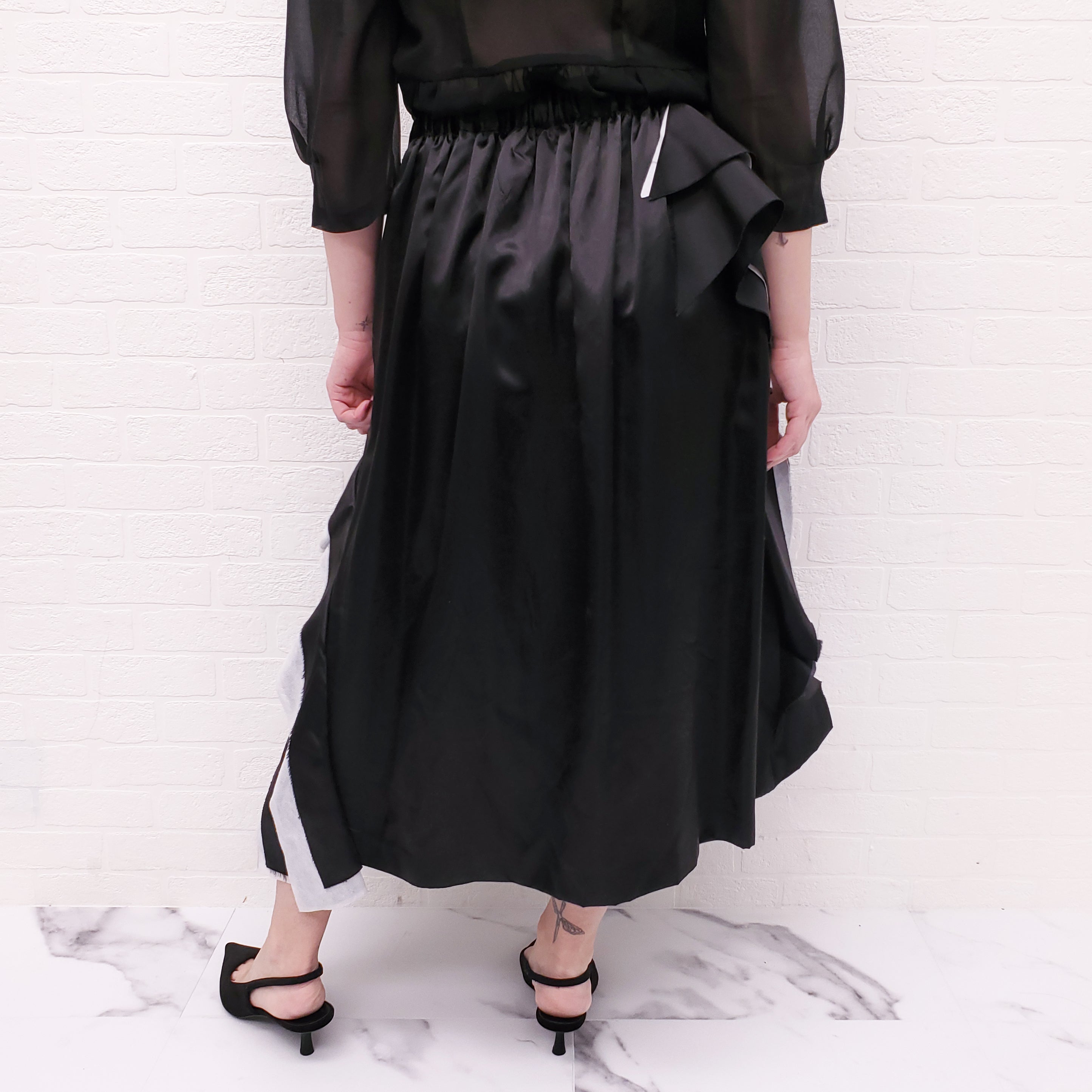 COMME DES GARÇONS BLACK AND WHITE RUFFLE SKIRT - SIZE M