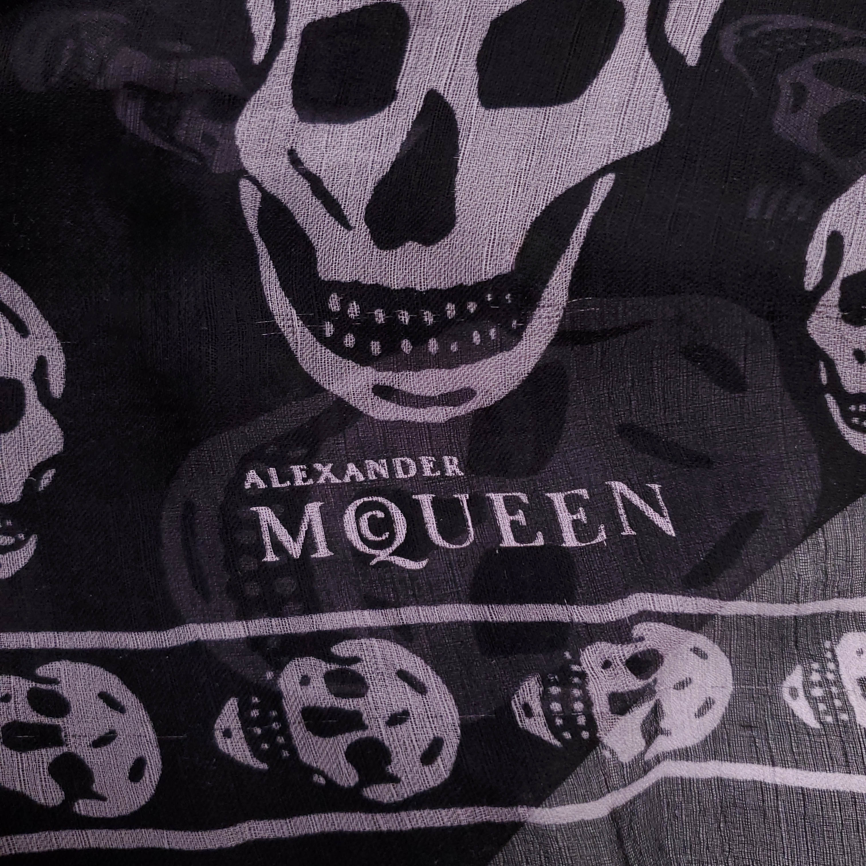 ALEXANDER MCQUEEN BLACK SKULL SCARF