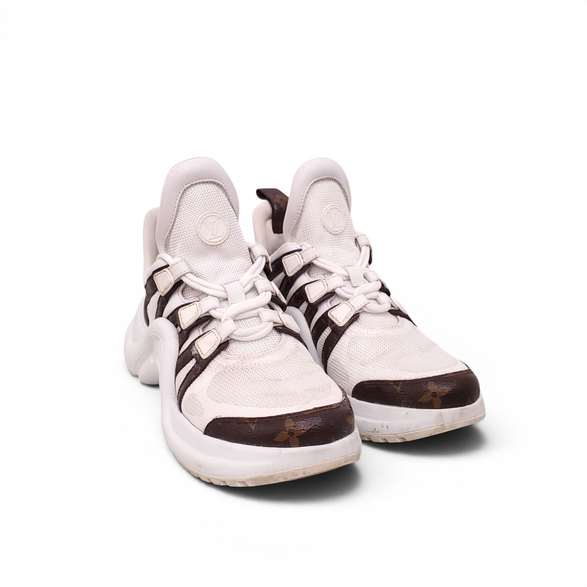 LOUIS VUITTON WHITE SNEAKERS WITH MONOGRAM DETAIL - SIZE 37.5