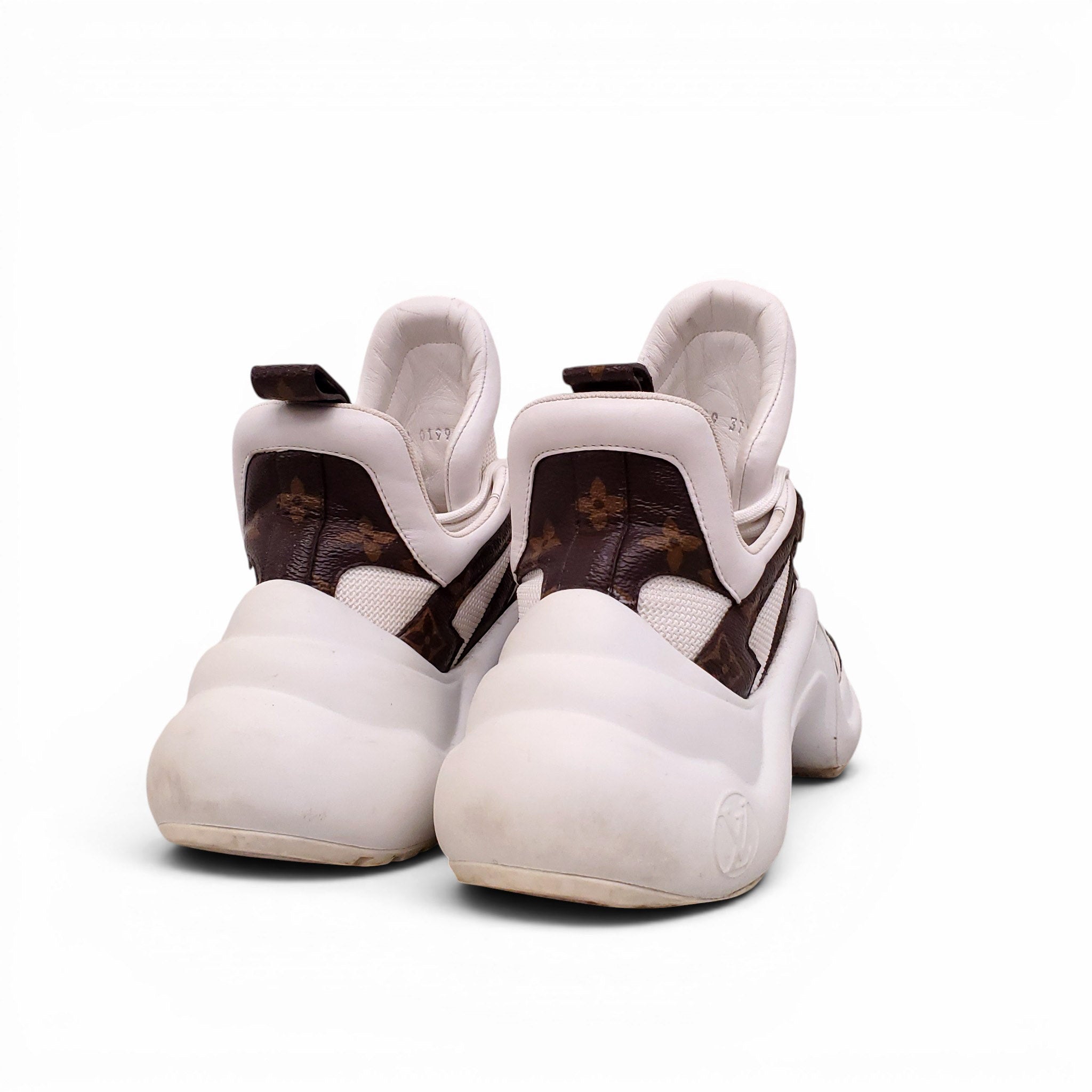 LOUIS VUITTON WHITE SNEAKERS WITH MONOGRAM DETAIL - SIZE 37.5
