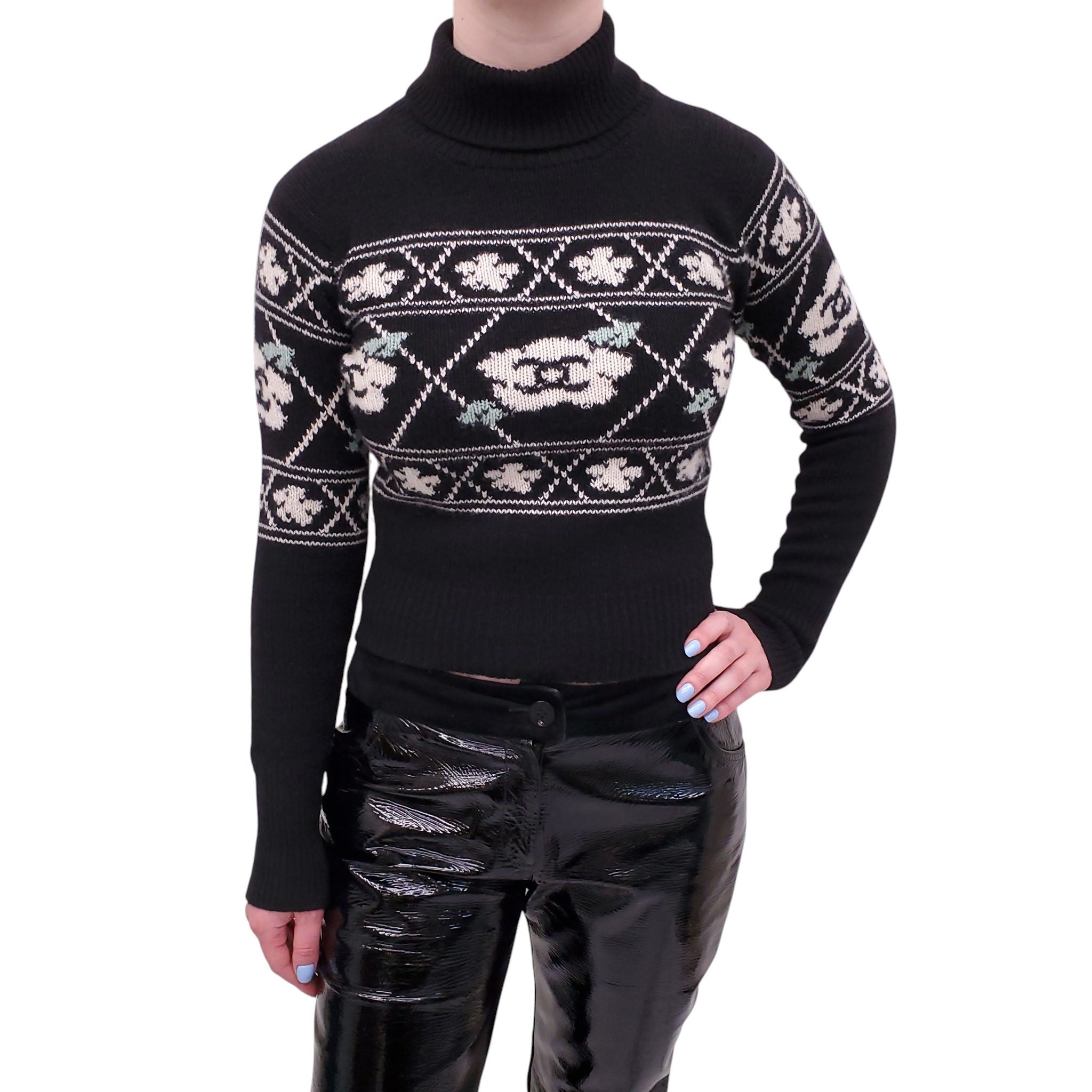 CHANEL BLACK CASHMERE TURTLENECK SWEATER WITH CAMÉLIA AND LOGO PATTERN - SIZE 38