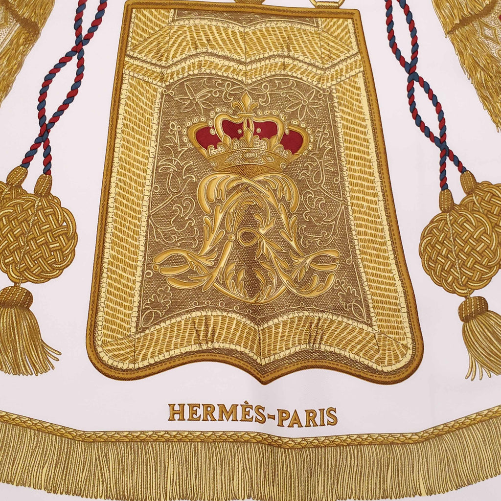 HERMÈS CREAM AND GOLD ‘POSTE ET CAVALERIE’ SILK SCARF