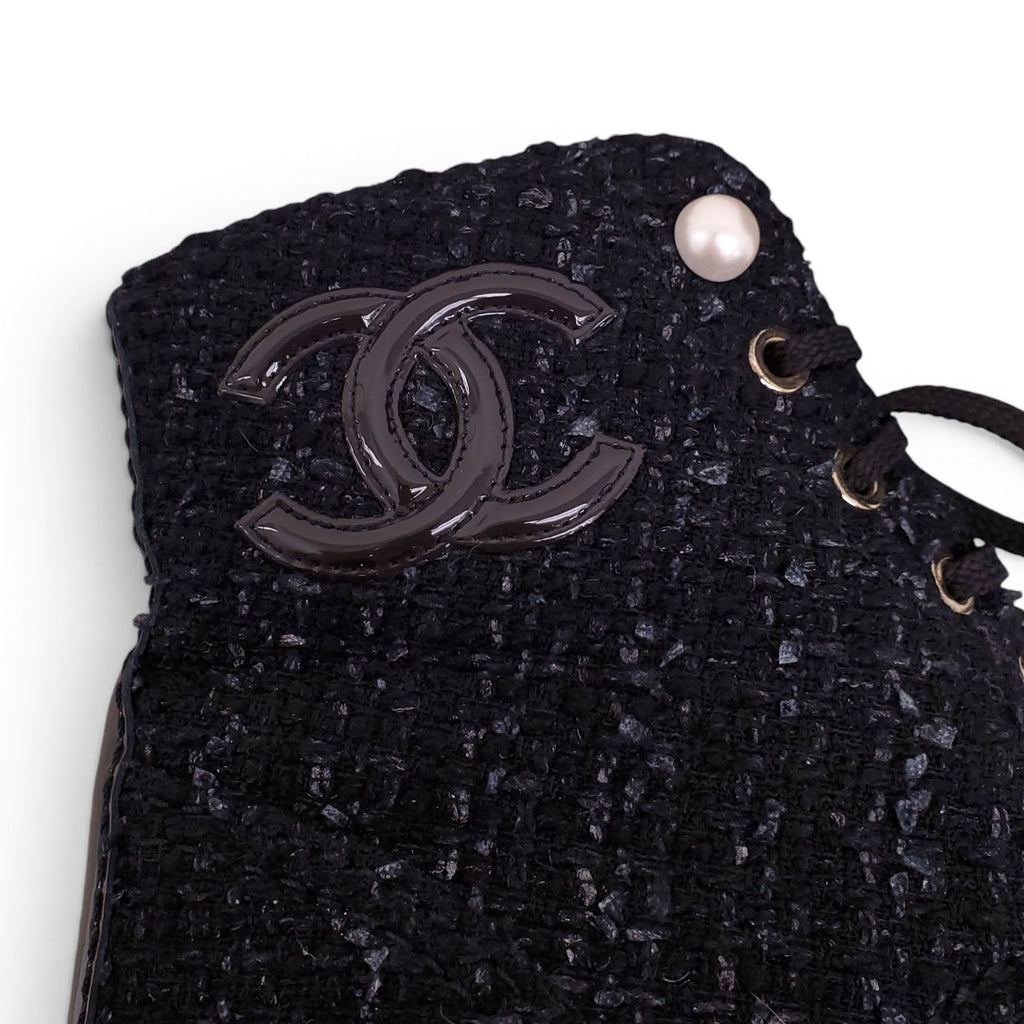 CHANEL BLACK TWEED MOTO BOOTS WITH CC LOGO AND PEARL - SIZE 39