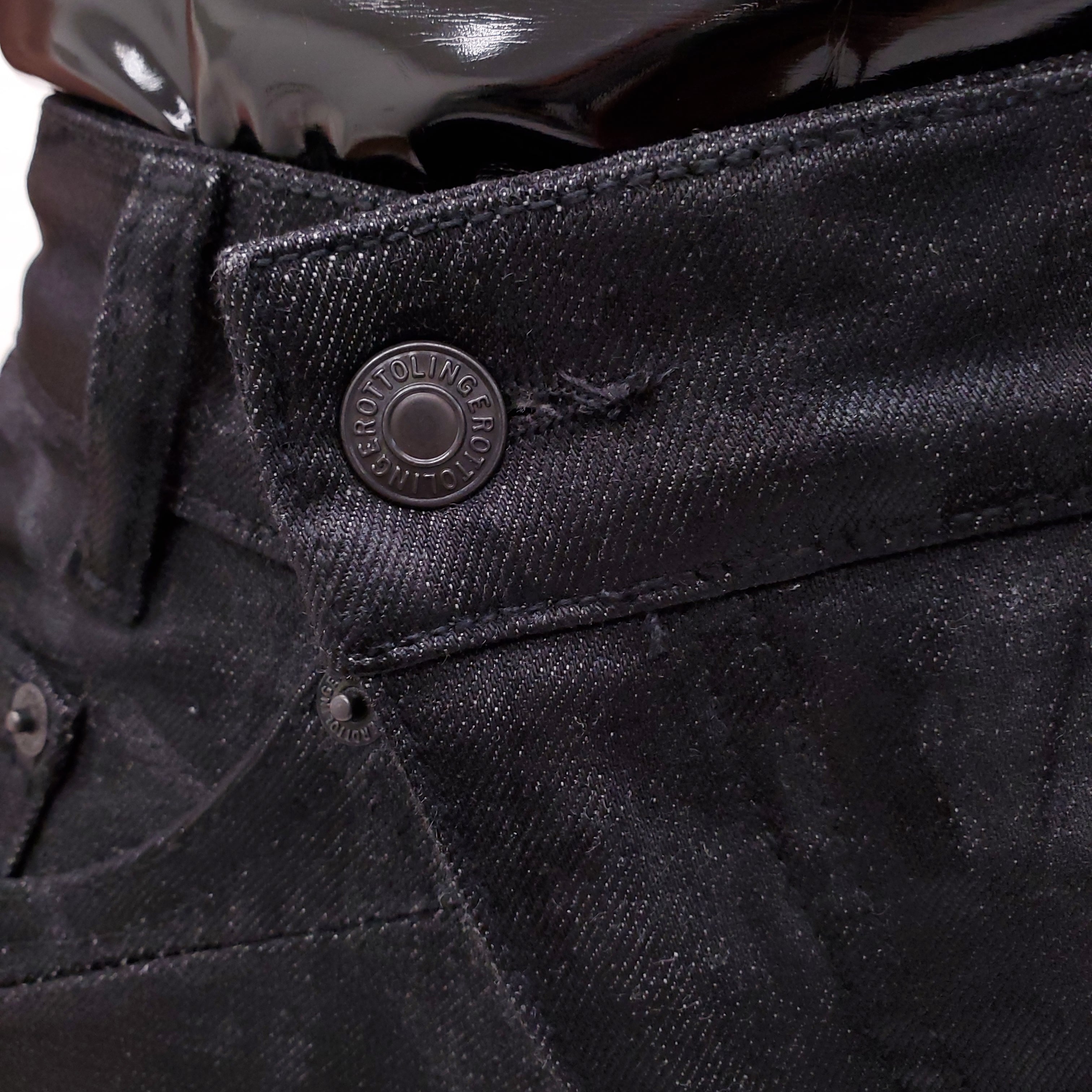 OTTOLINGER BLACK GLAZED JEANS - SIZE XS