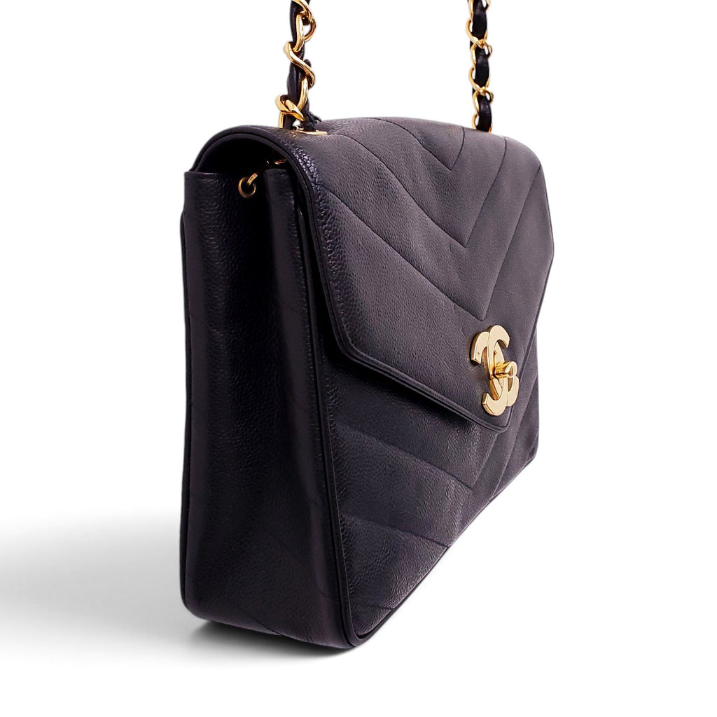 CHANEL VINTAGE CAVIAR SHOULDER BAG WITH CC GOLD LOGO