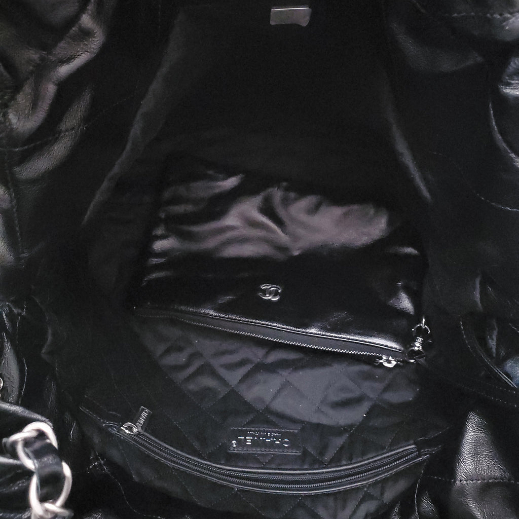CHANEL 22 MEDIUM BLACK SHOULDER BAG