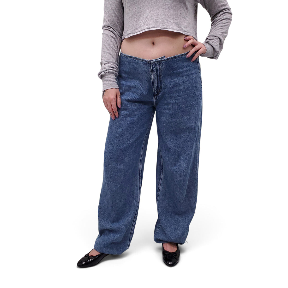 STILL HERE ELASTIC LOW RISE JEANS - SIZE 29
