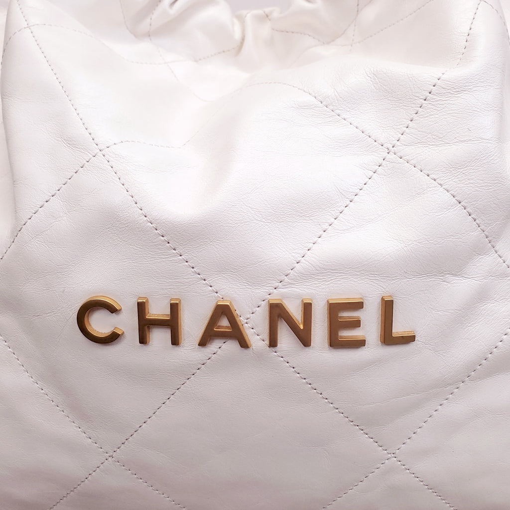 CHANEL CREAM 22 BAG