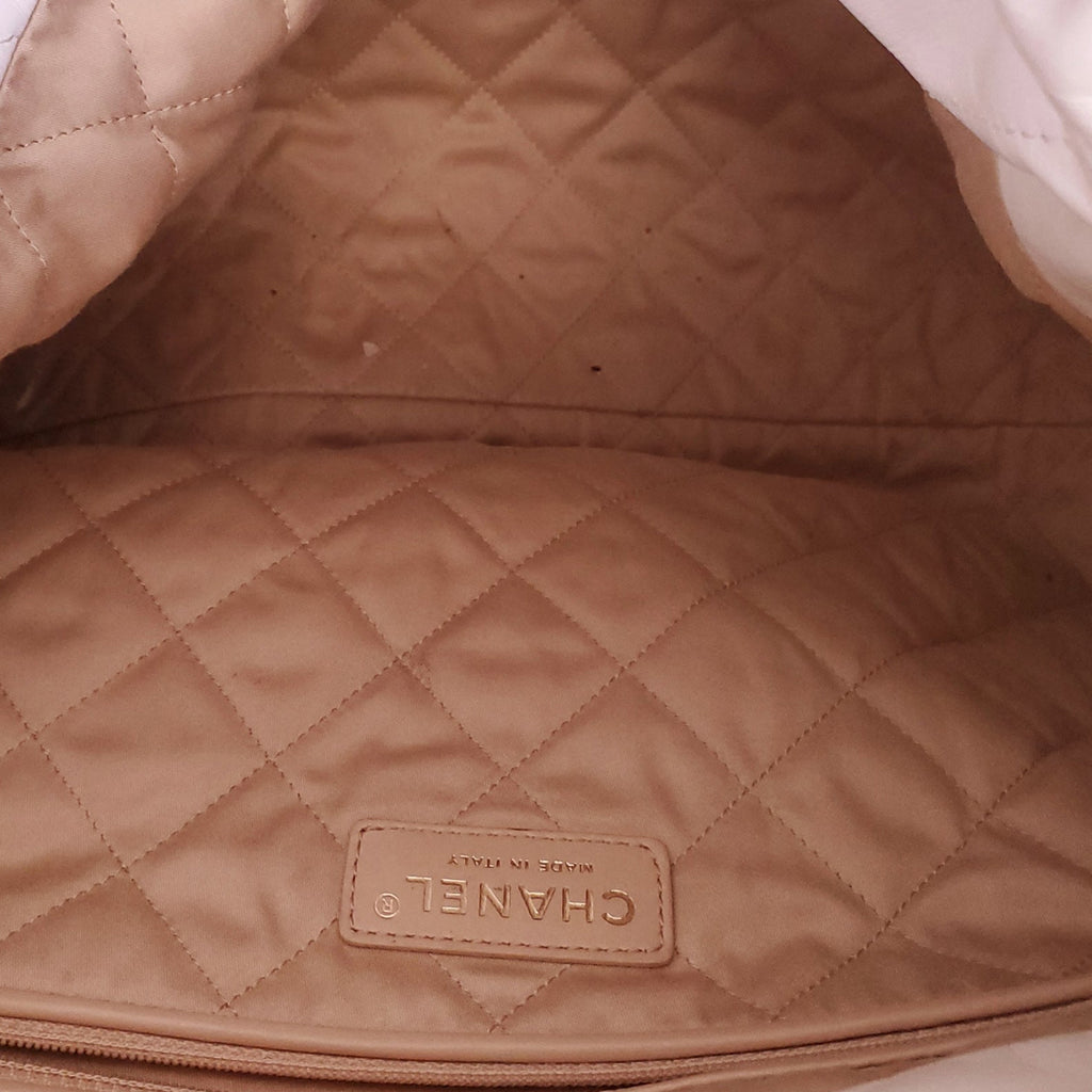 CHANEL CREAM 22 BAG