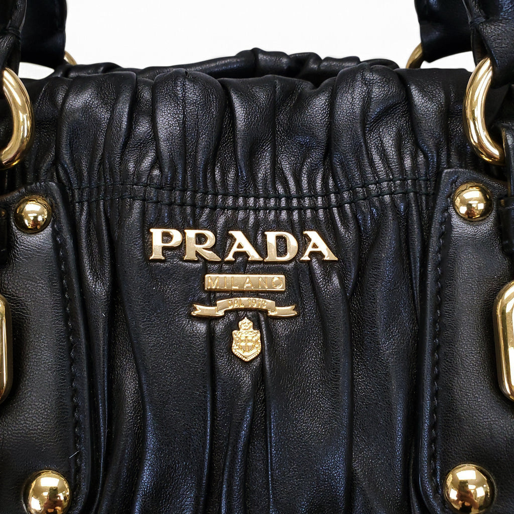 PRADA BLACK LEATHER GAUFRE SHOULDER BAG WITH CROSSBODY STRAP