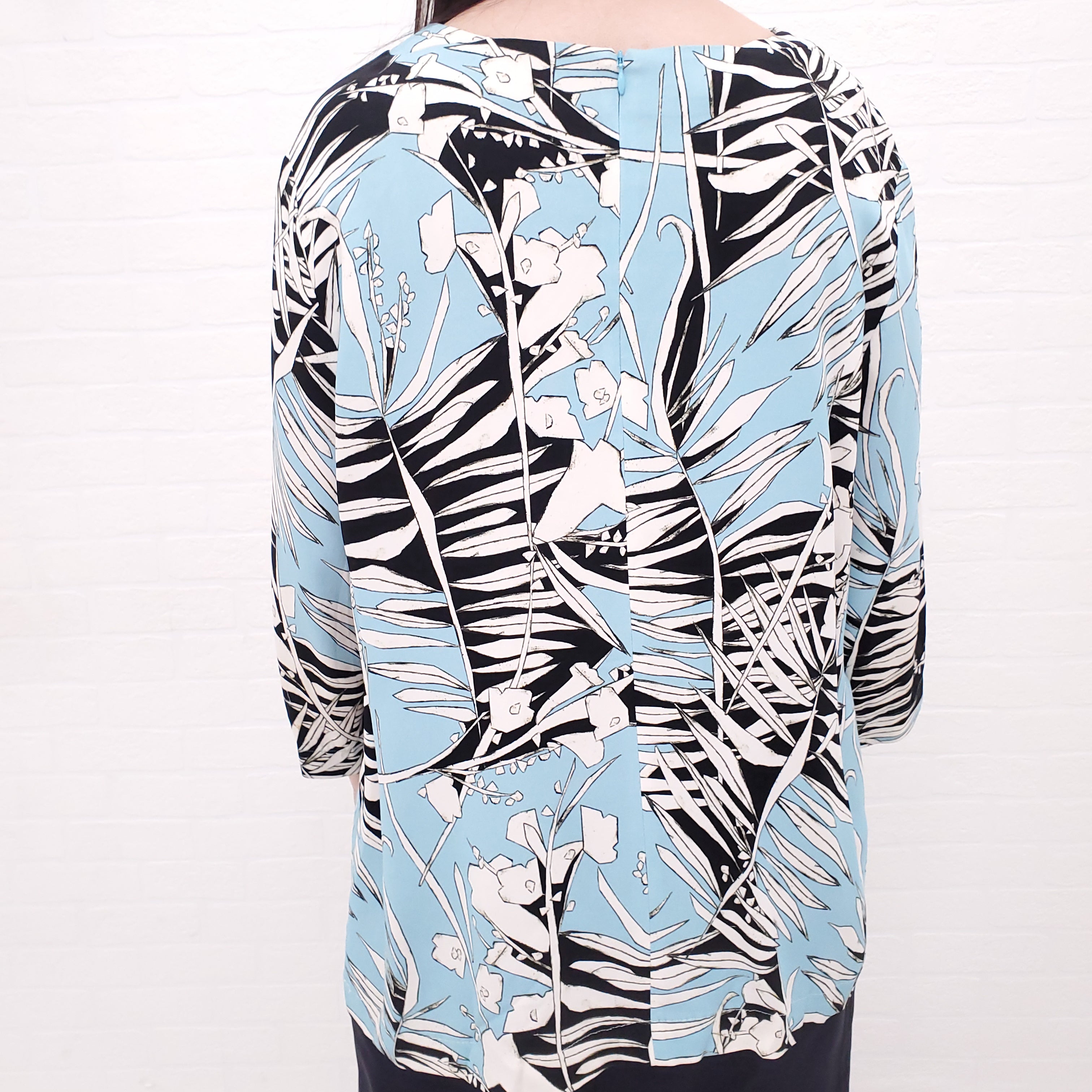 ESCADA BLUE PATTERNED TOP - SIZE 46