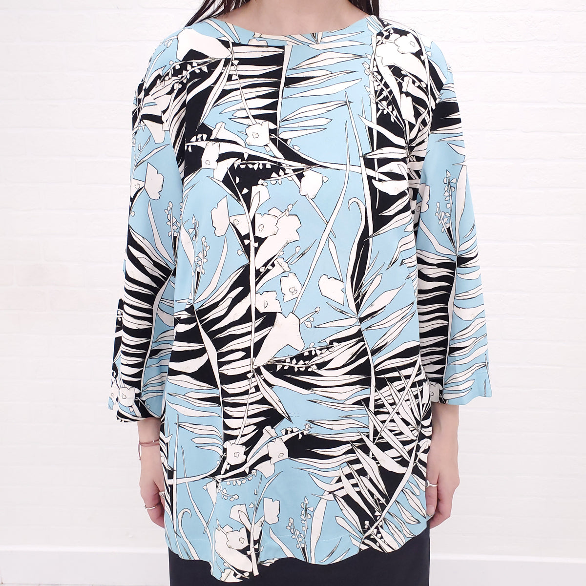 ESCADA BLUE PATTERNED TOP - SIZE 46