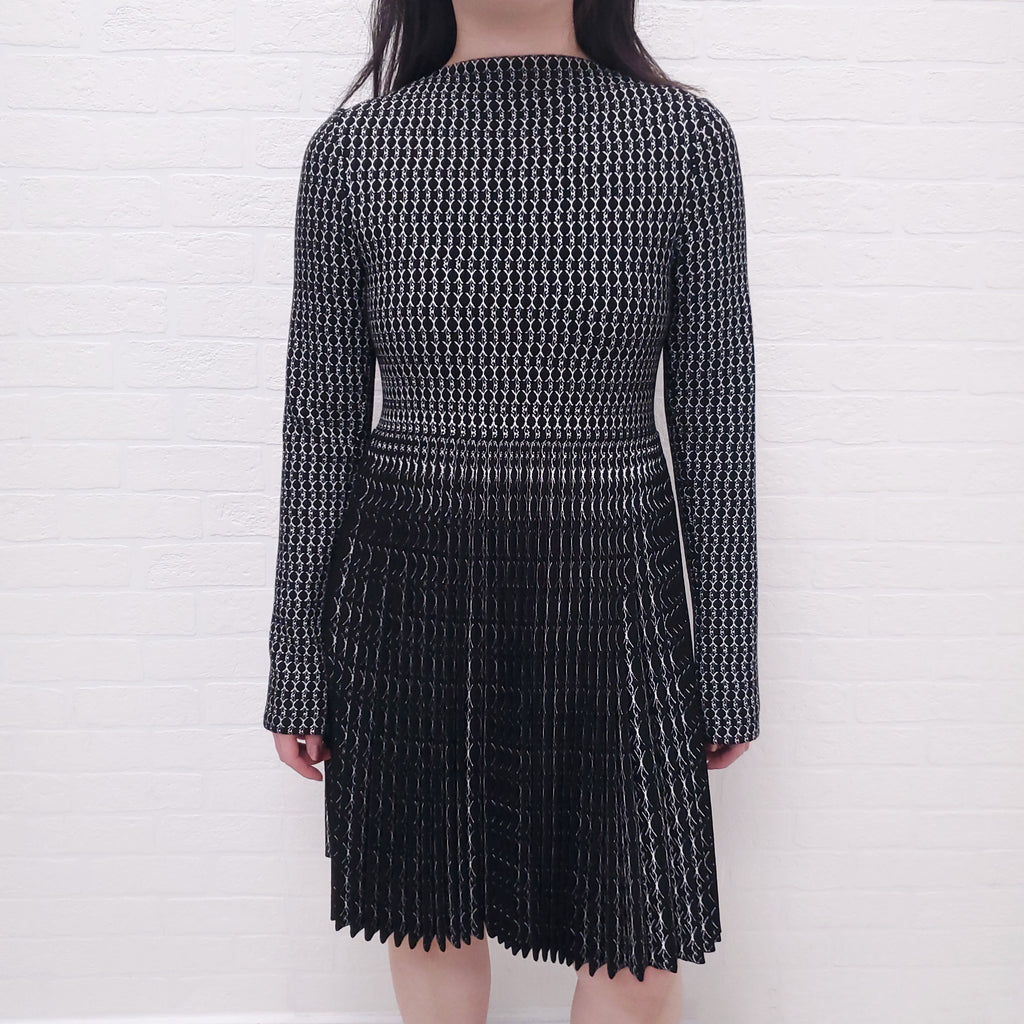 ALAÏA BLACK AND WHITE RUNWAY LONG SLEEVE PLEATED DRESS - SIZE 42