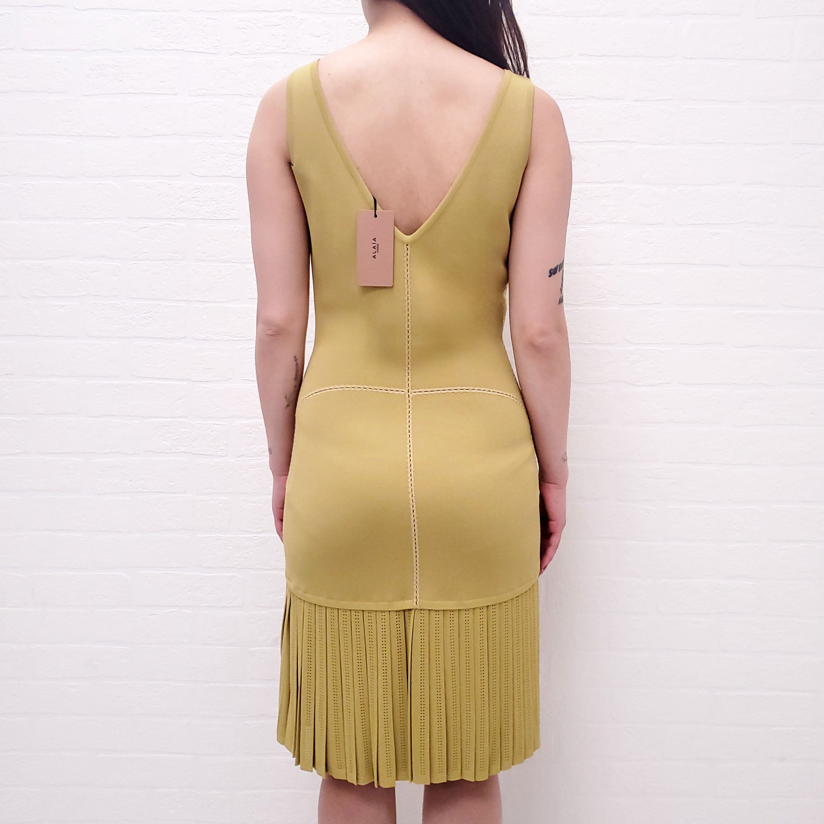 ALAÏA CHARTREUSE FITTED PLEATED DRESS - SIZE 40