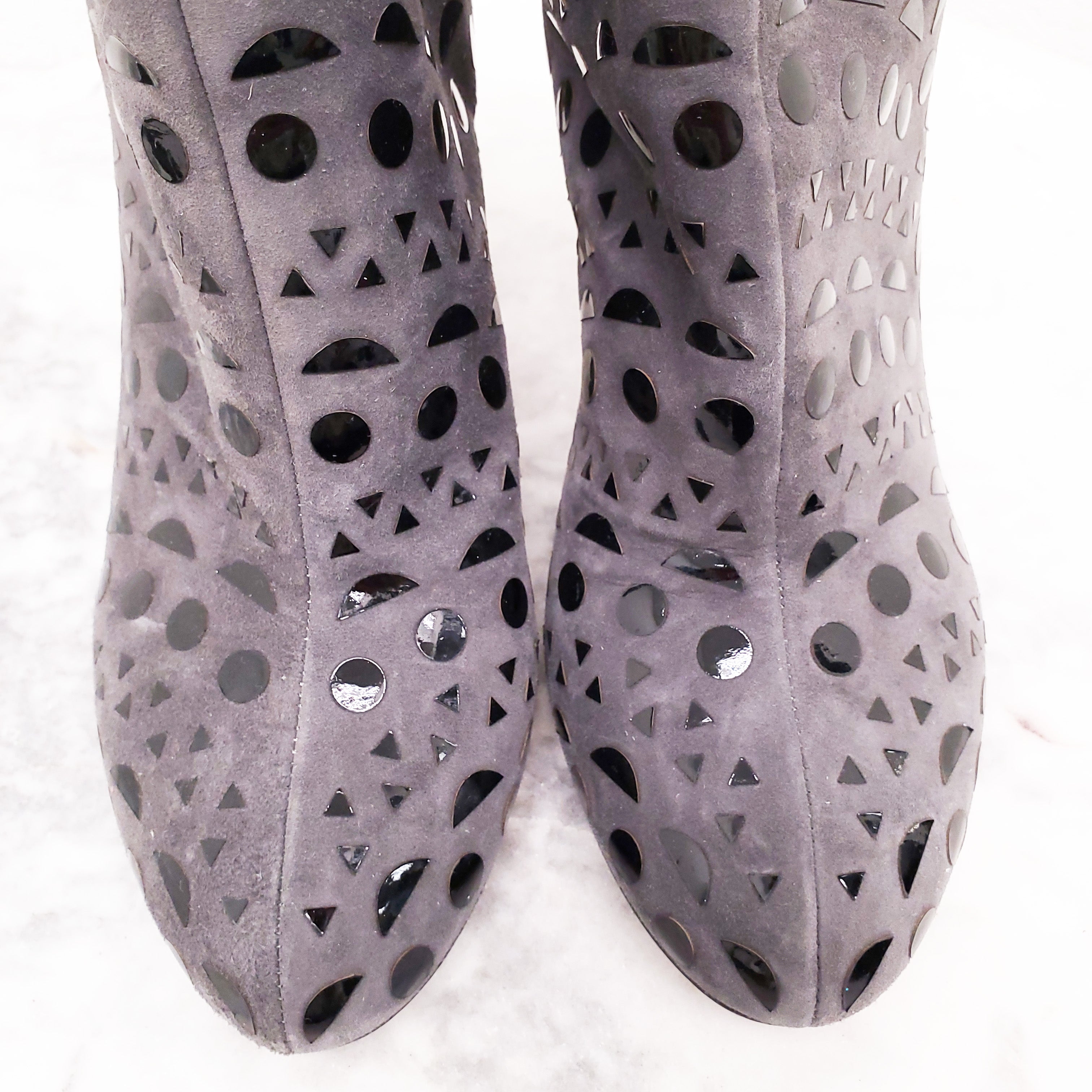 ALAÏA GREY CUT OUT SUEDE BOOTIES - SIZE 38