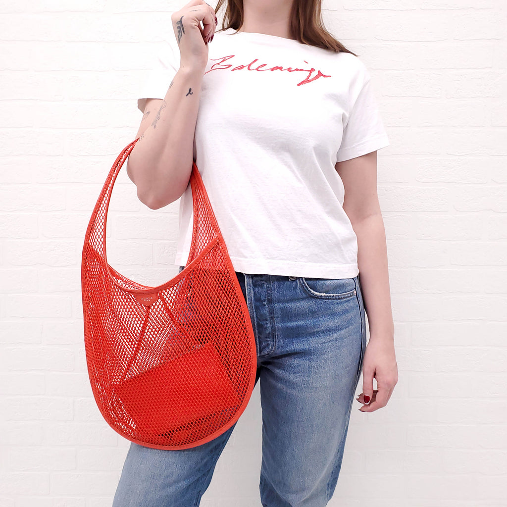 ALAÏA ONE PIECE MEDIUM MESH TOTE BAG IN RED