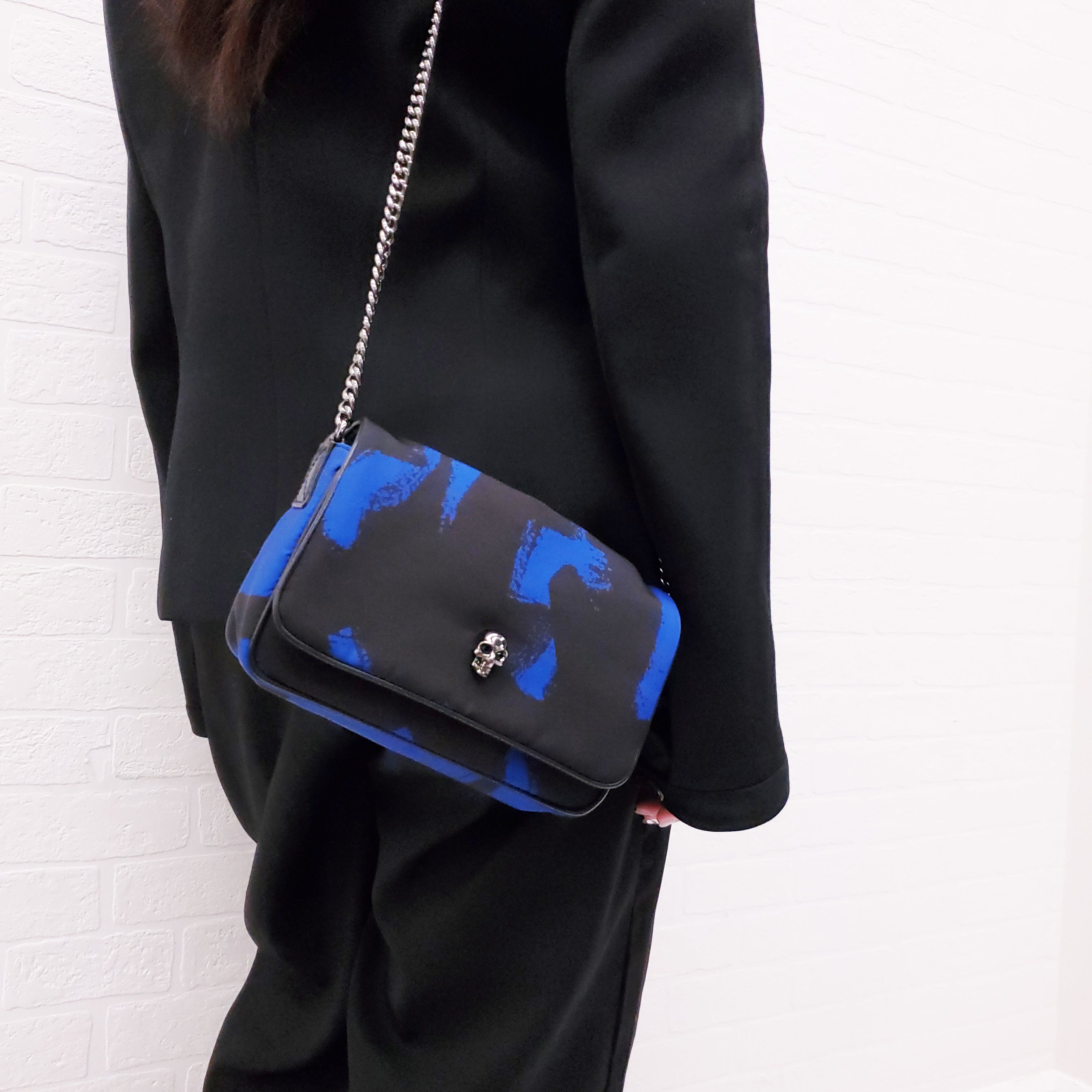 ALEXANDER MCQUEEN BLACK AND BLUE NYLON CHAIN LINKED CROSSBODY BAG
