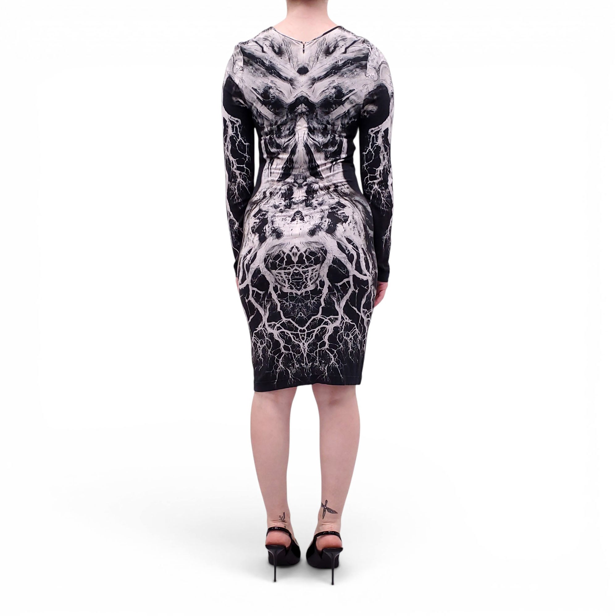 ALEXANDER MCQUEEN BLACK AND WHITE STRETCH DRESS - SIZE 44