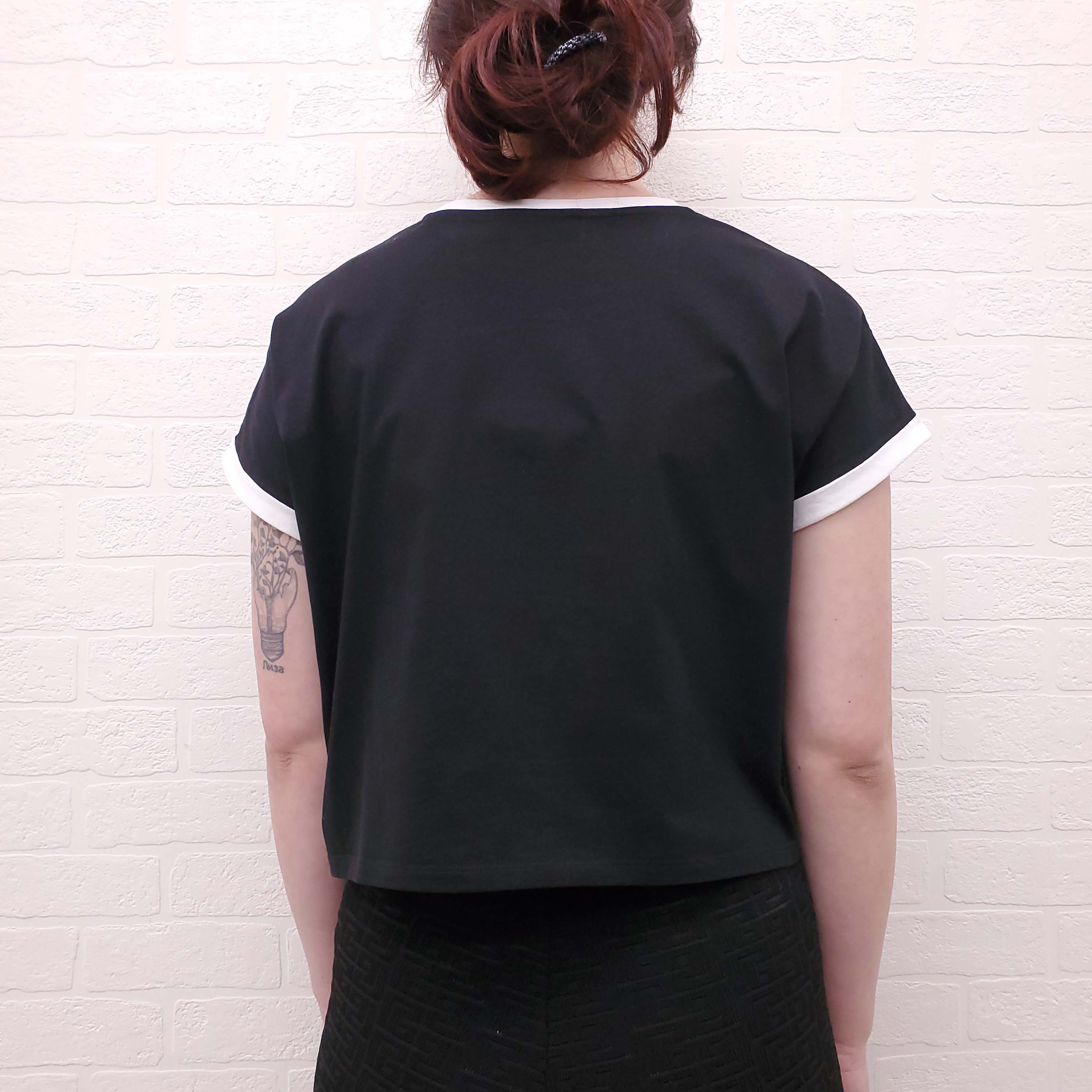 BALMAIN BLACK AND WHITE LOGO T-SHIRT - SIZE XS