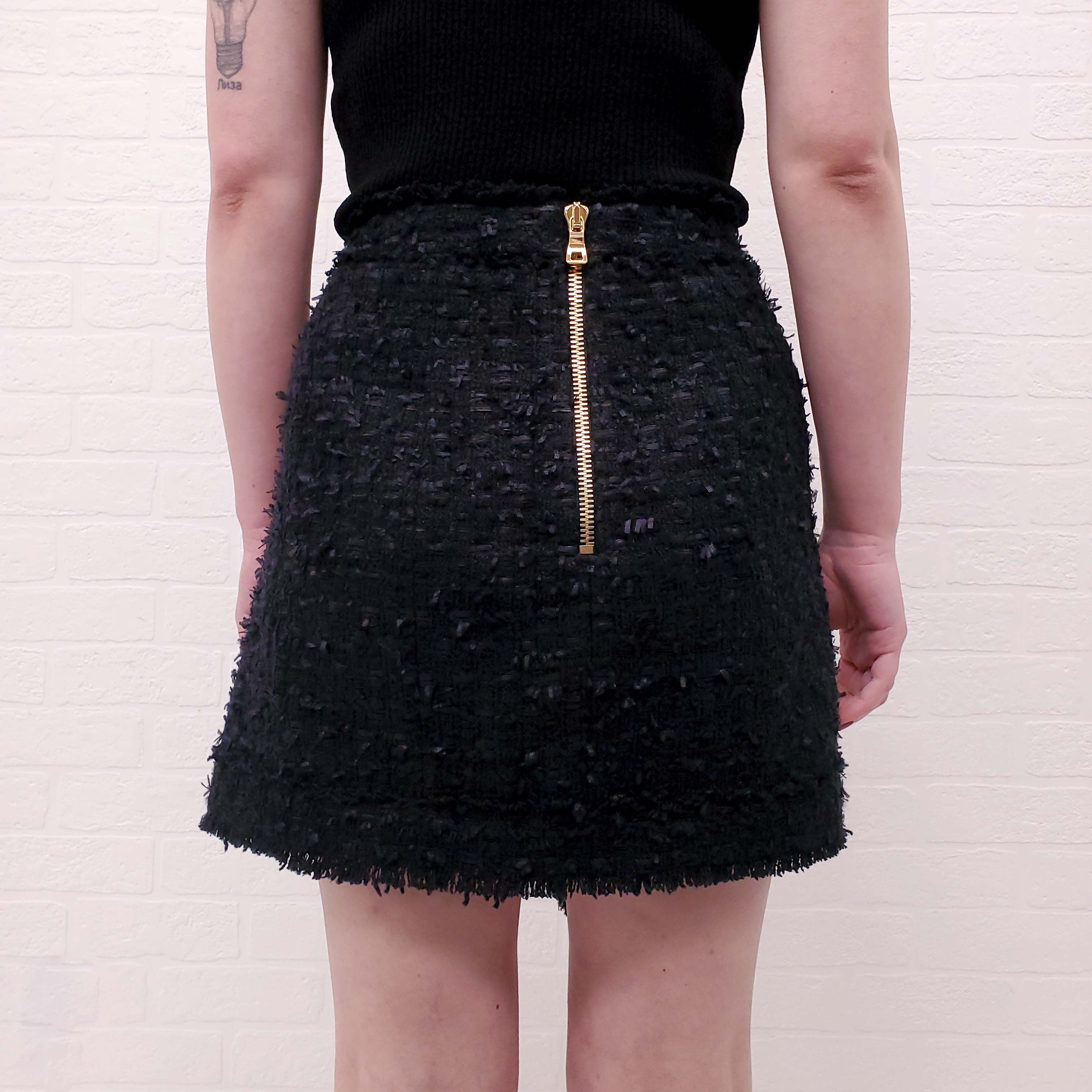 BALMAIN BLACK TWEED SKIRT WITH GOLD LOGO BUTTONS - SIZE 40