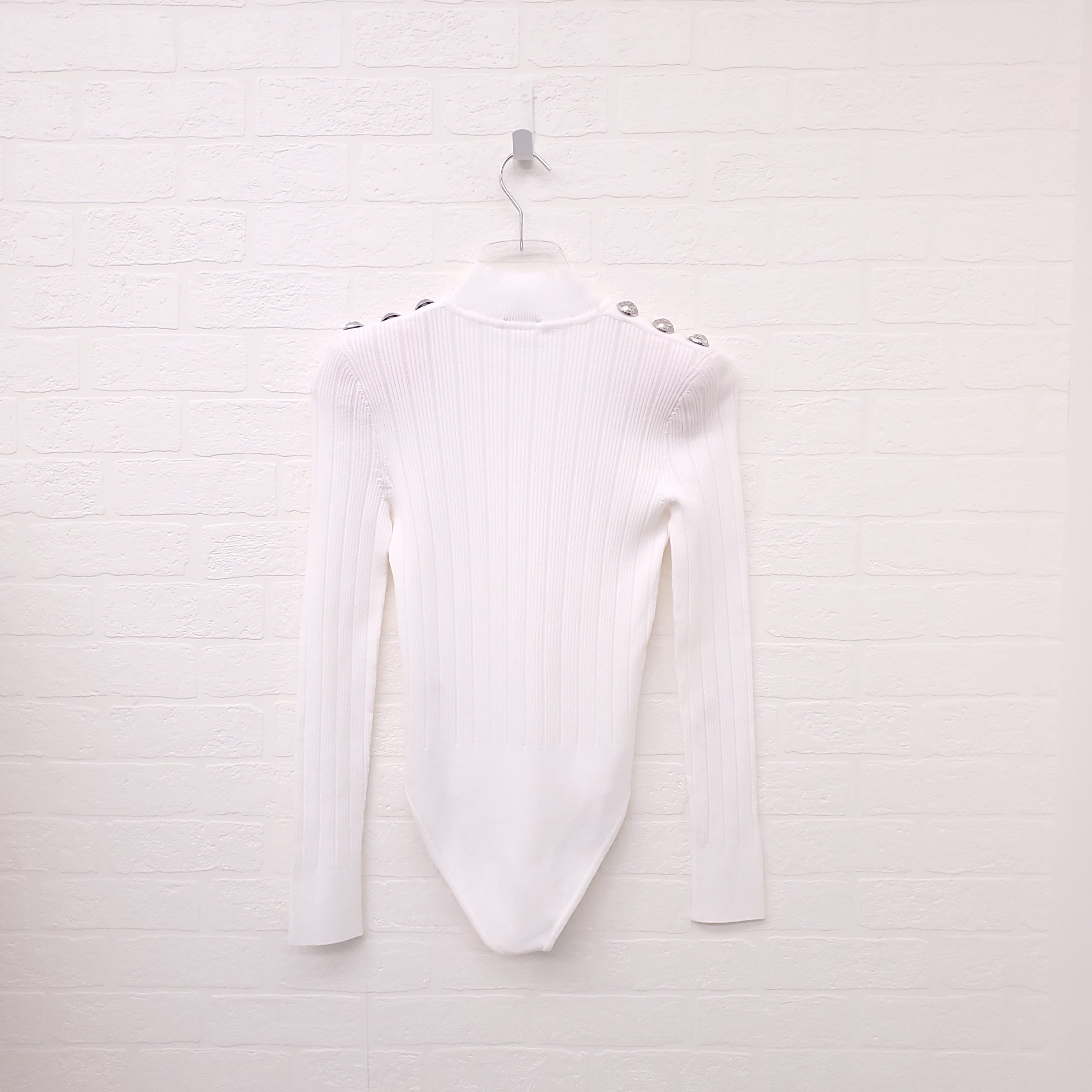 BALMAIN WHITE MOCK TURTLENECK KNIT BODYSUIT WITH SILVER BUTTONS - SIZE 36