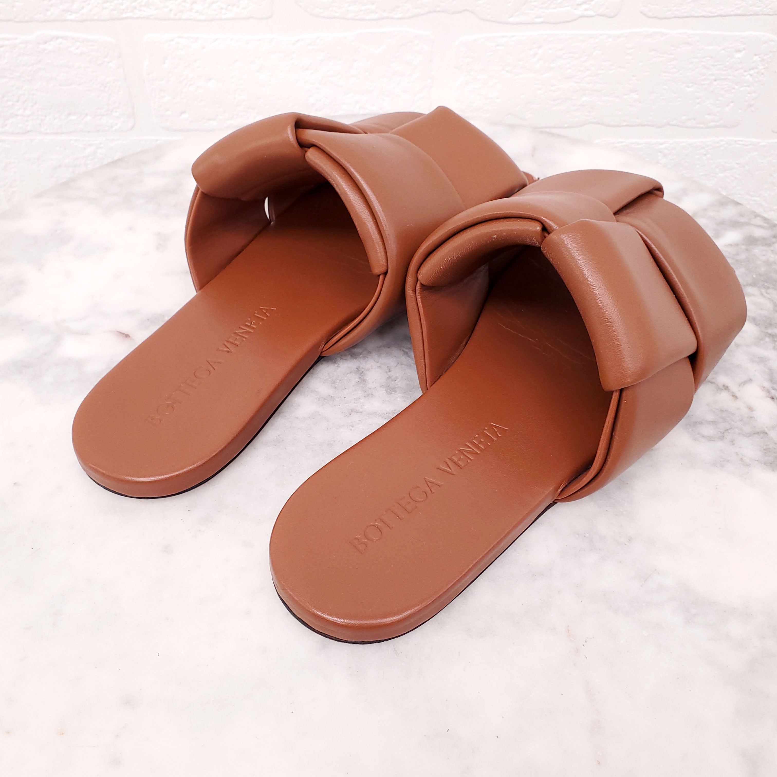 BOTTEGA VENETA BROWN LEATHER SLIDES - SIZE 35.5
