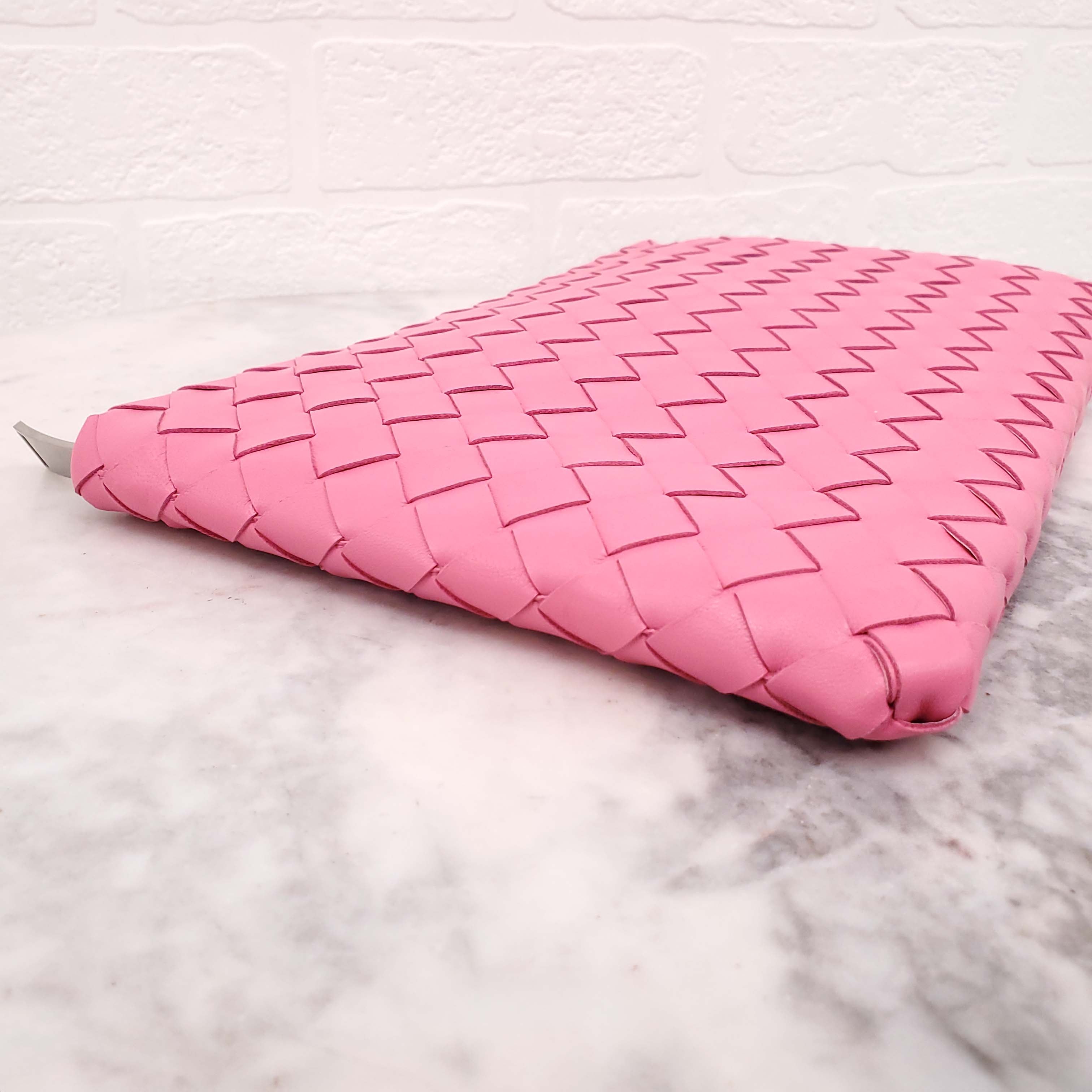 BOTTEGA VENETA INTRECCIATO PINK CLUTCH