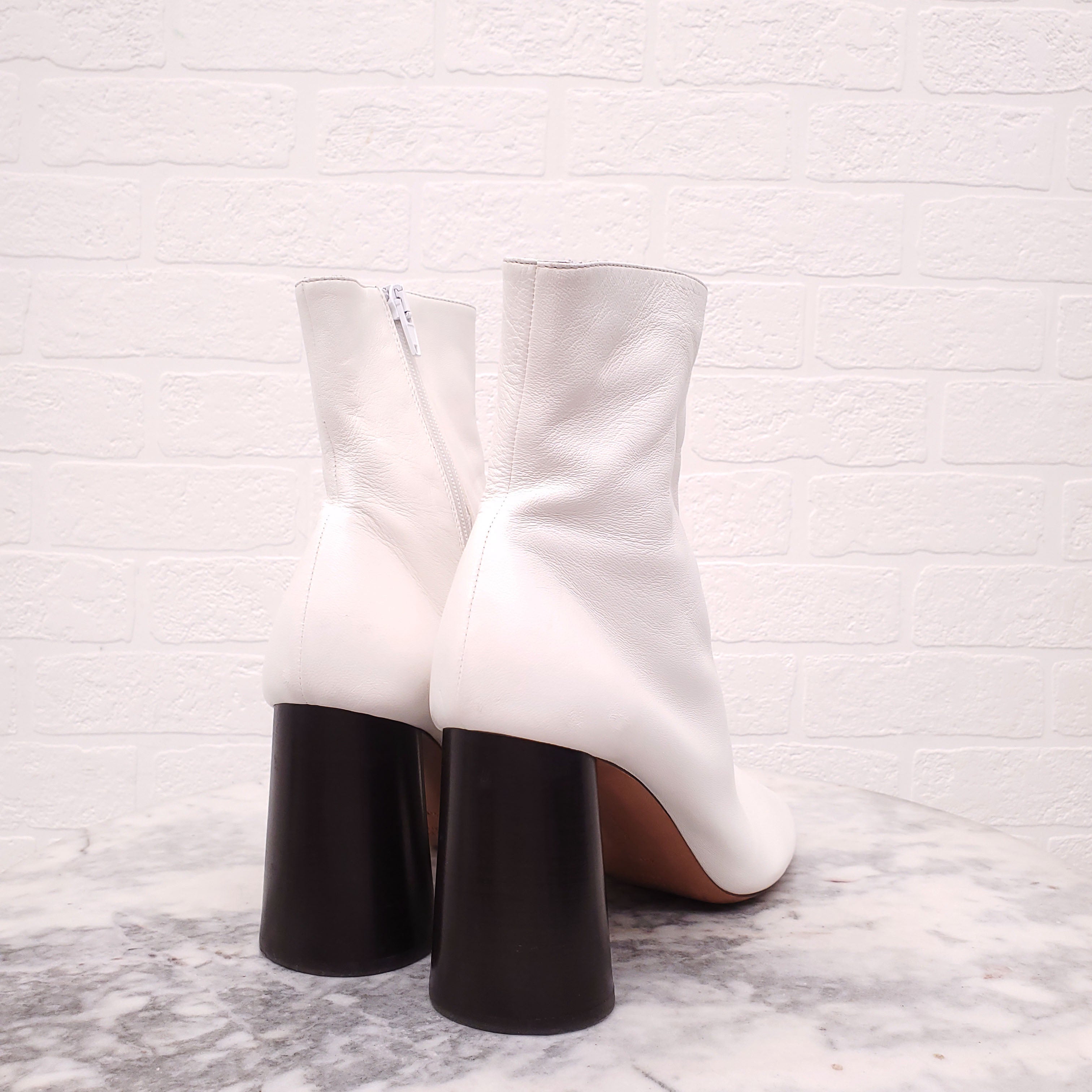 CELINE CREAM LEATHER BOOTS WITH ROUND BLOCK HEEL - SIZE 40.5