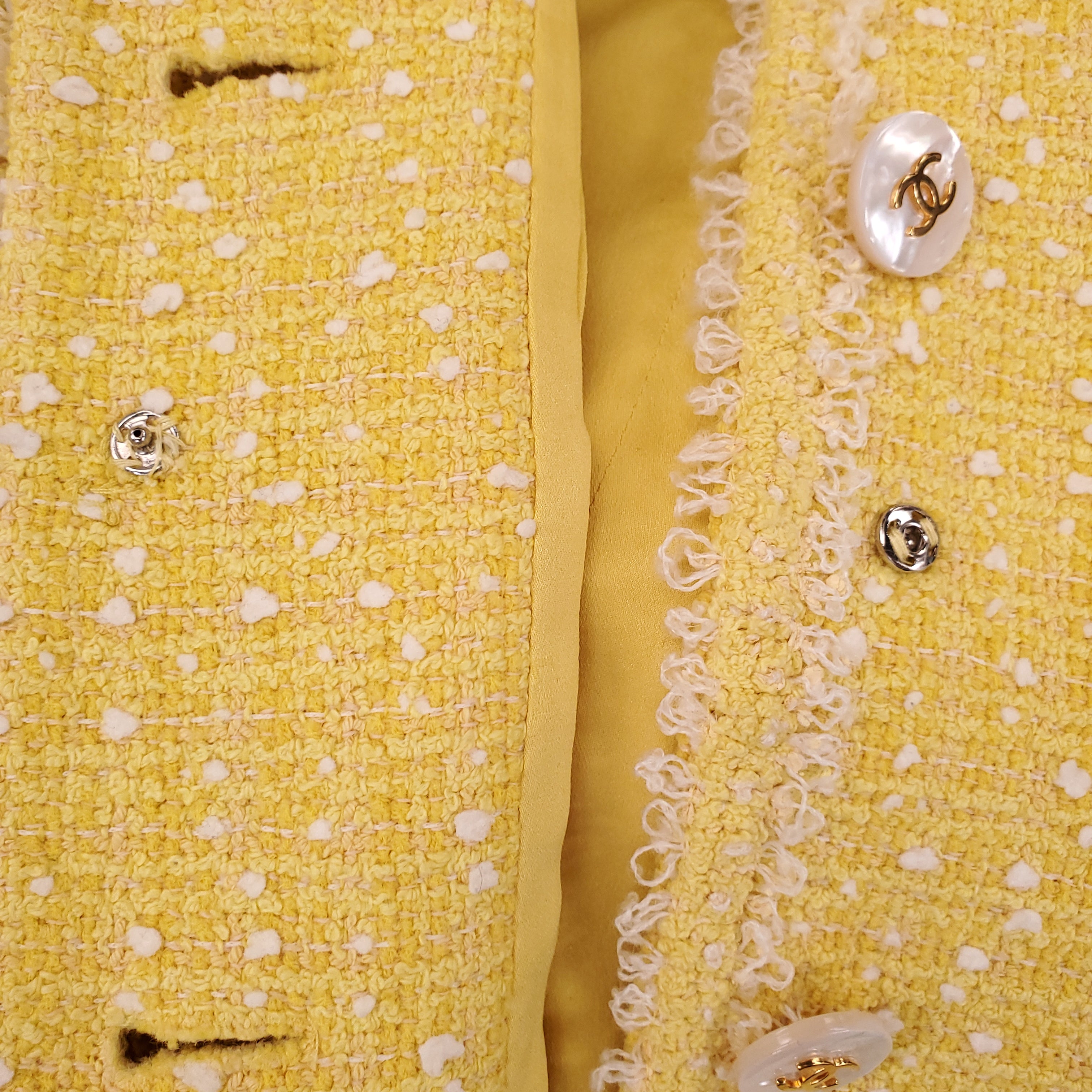CHANEL 1994 YELLOW BOUCLÉ JACKET WITH LOGO BUTTONS - SIZE 40