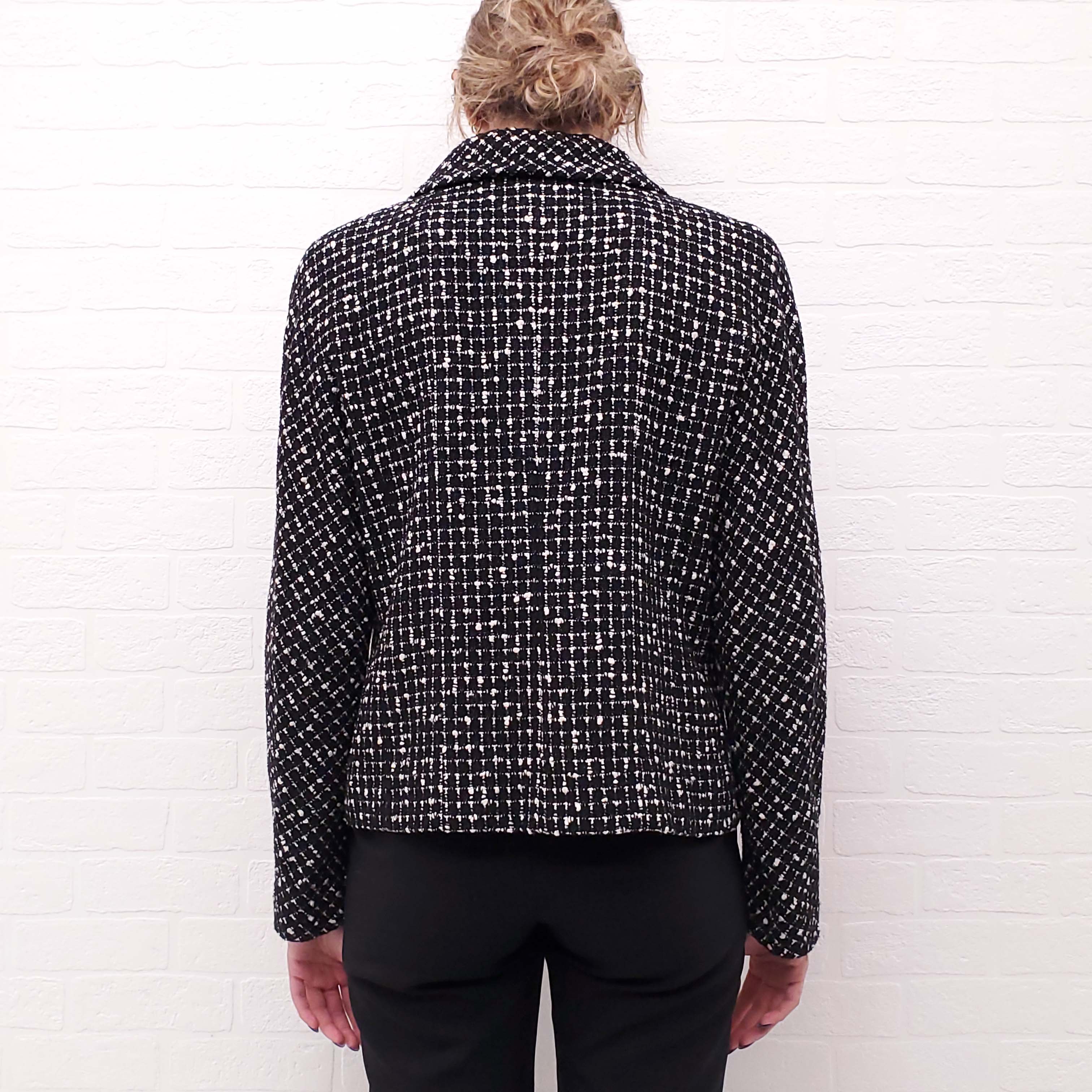 CHANEL 2010 BLACK AND WHITE TWEED JACKET WITH CASHMERE VEST AND SLEEVES - SIZE 42