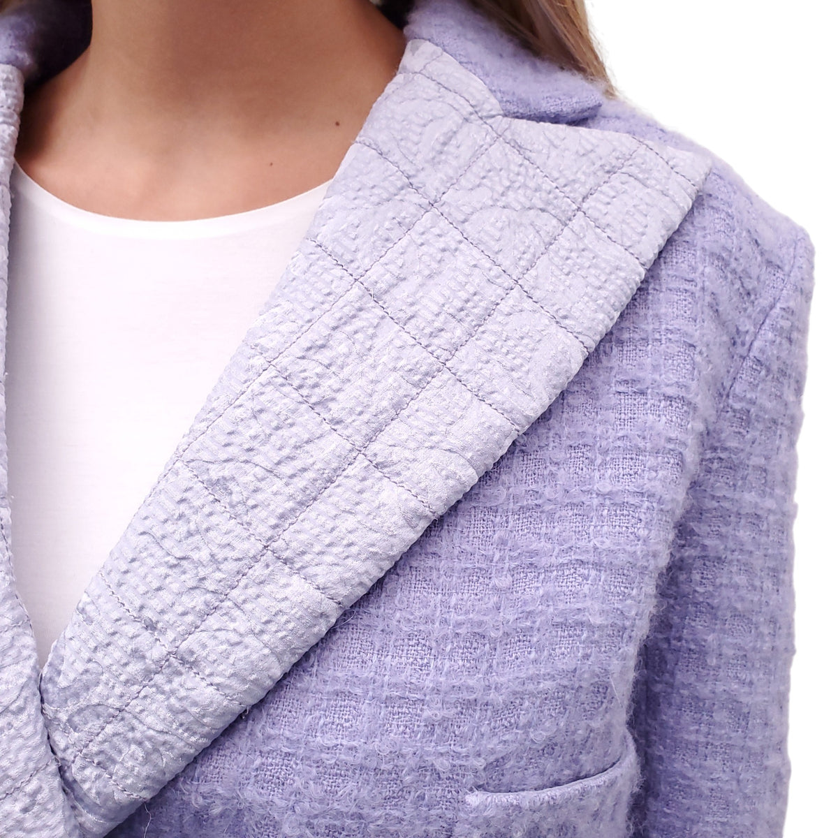 CHANEL 2021 LILAC TWEED BLAZER WITH CRYSTAL BUTTONS AND LOGO LAPEL - SIZE 36