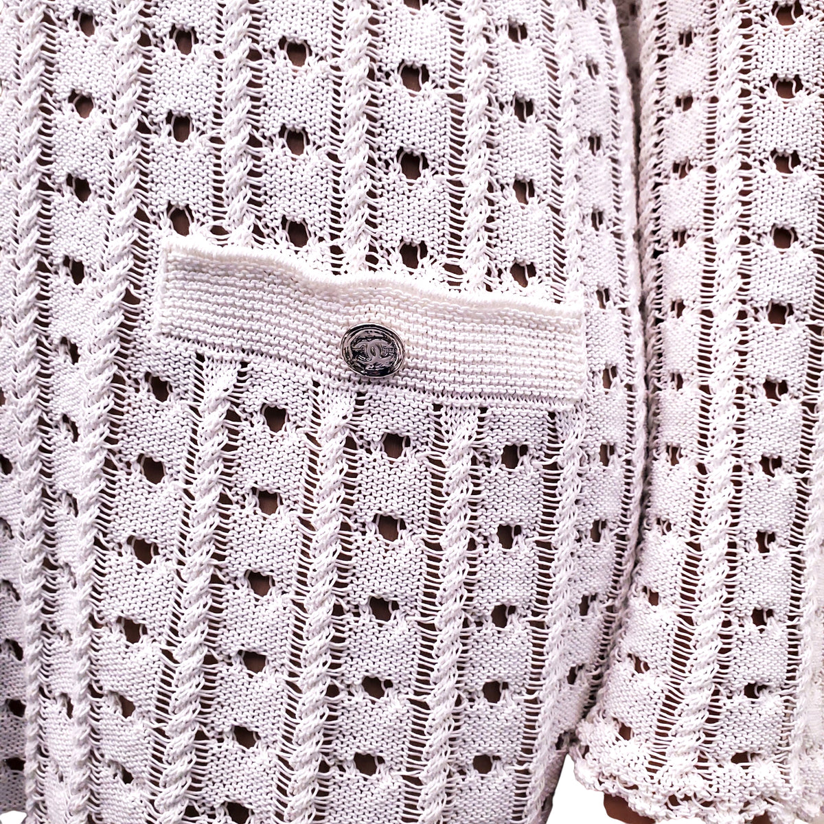 CHANEL 2023 WHITE COTTON KNIT DRESS WITH SILVER BUTTONS - SIZE 38