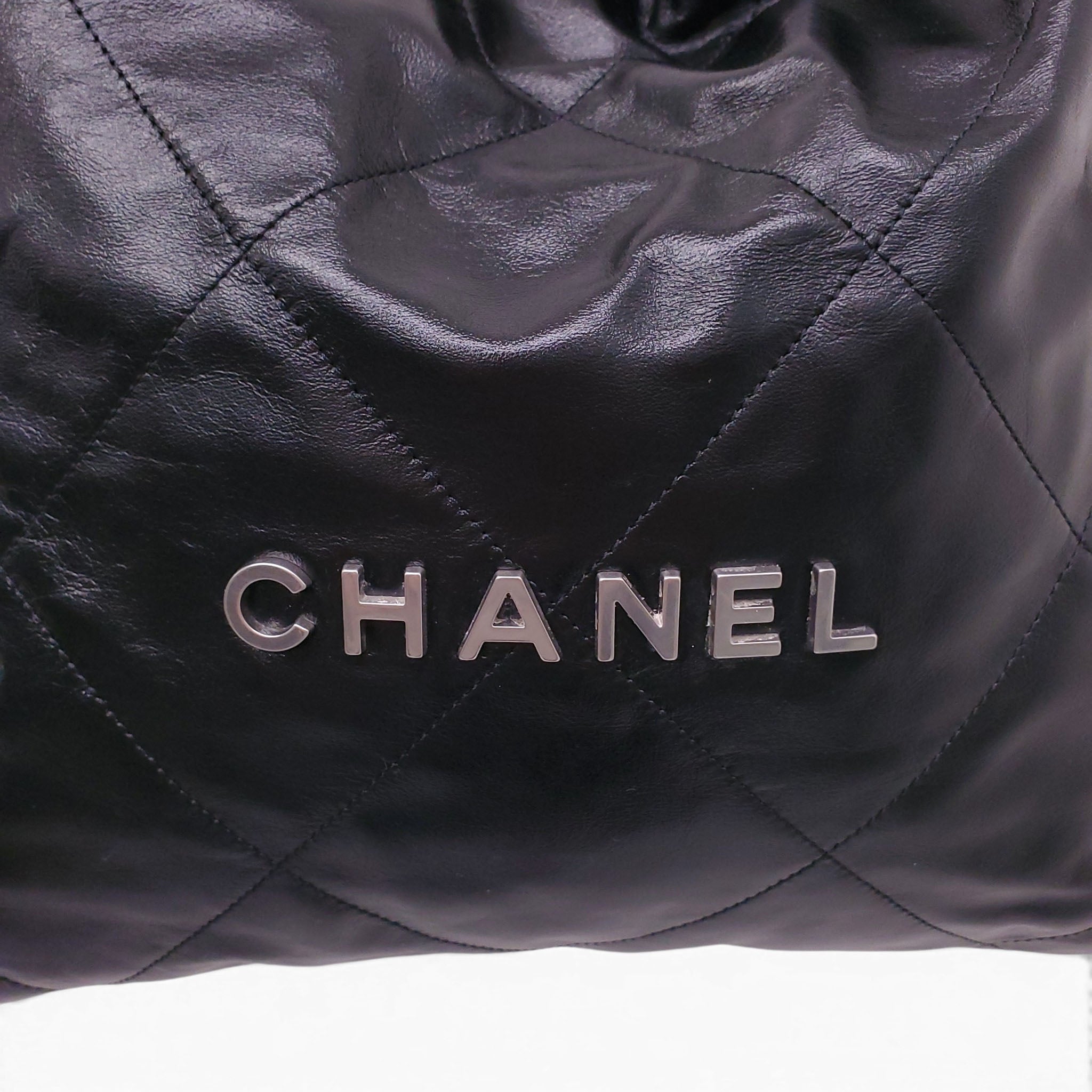 CHANEL 22 MEDIUM BLACK SHOULDER BAG