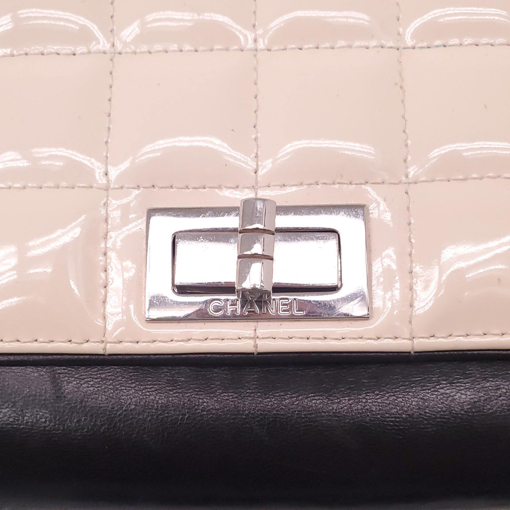 CHANEL BLACK AND CREAM PATENT LEATHER QUILTED SQUARE ACCORDION FLAP BAG