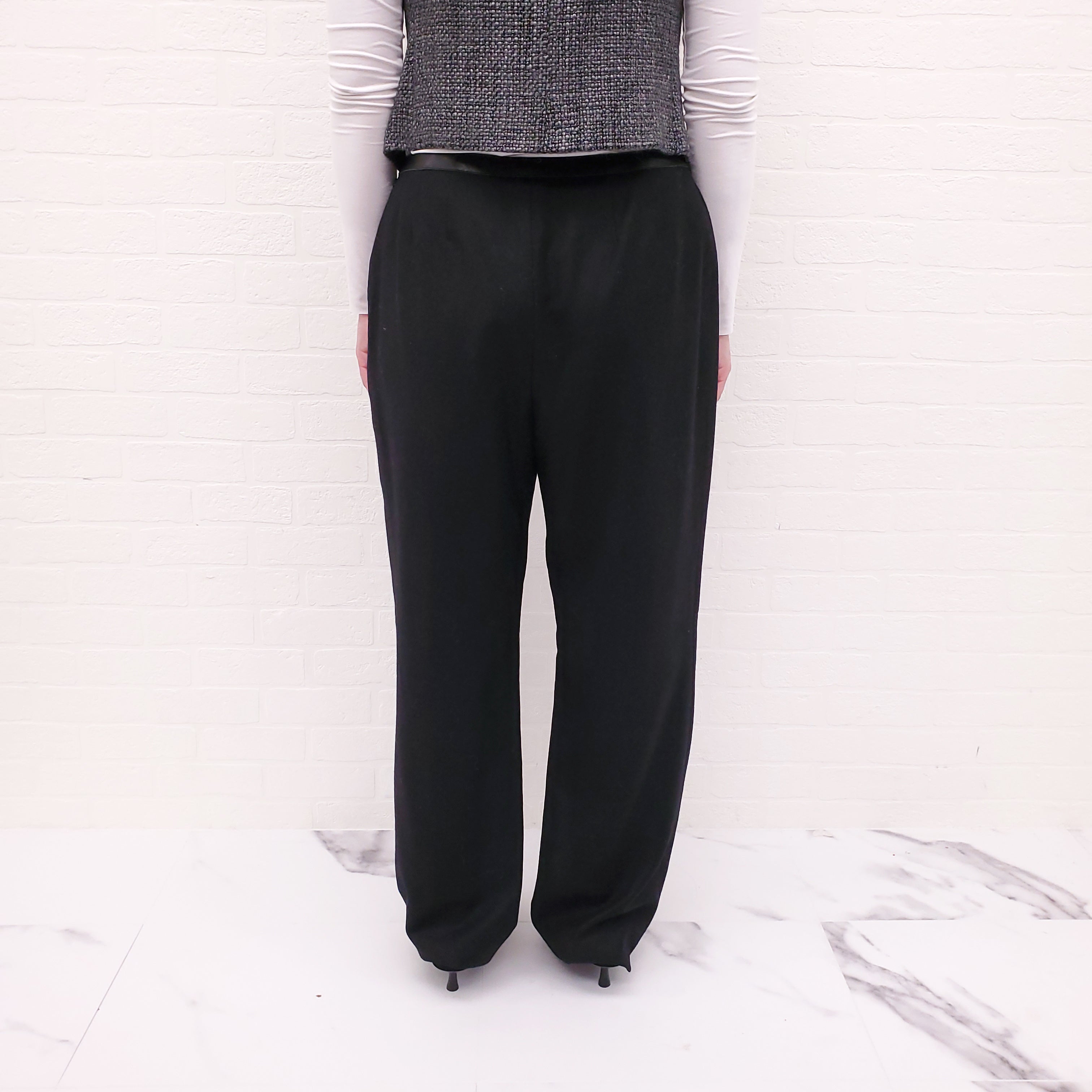 CHANEL BLACK FELT TROUSERS WITH LEATHER AND LOGO DETAIL - SIZE 42