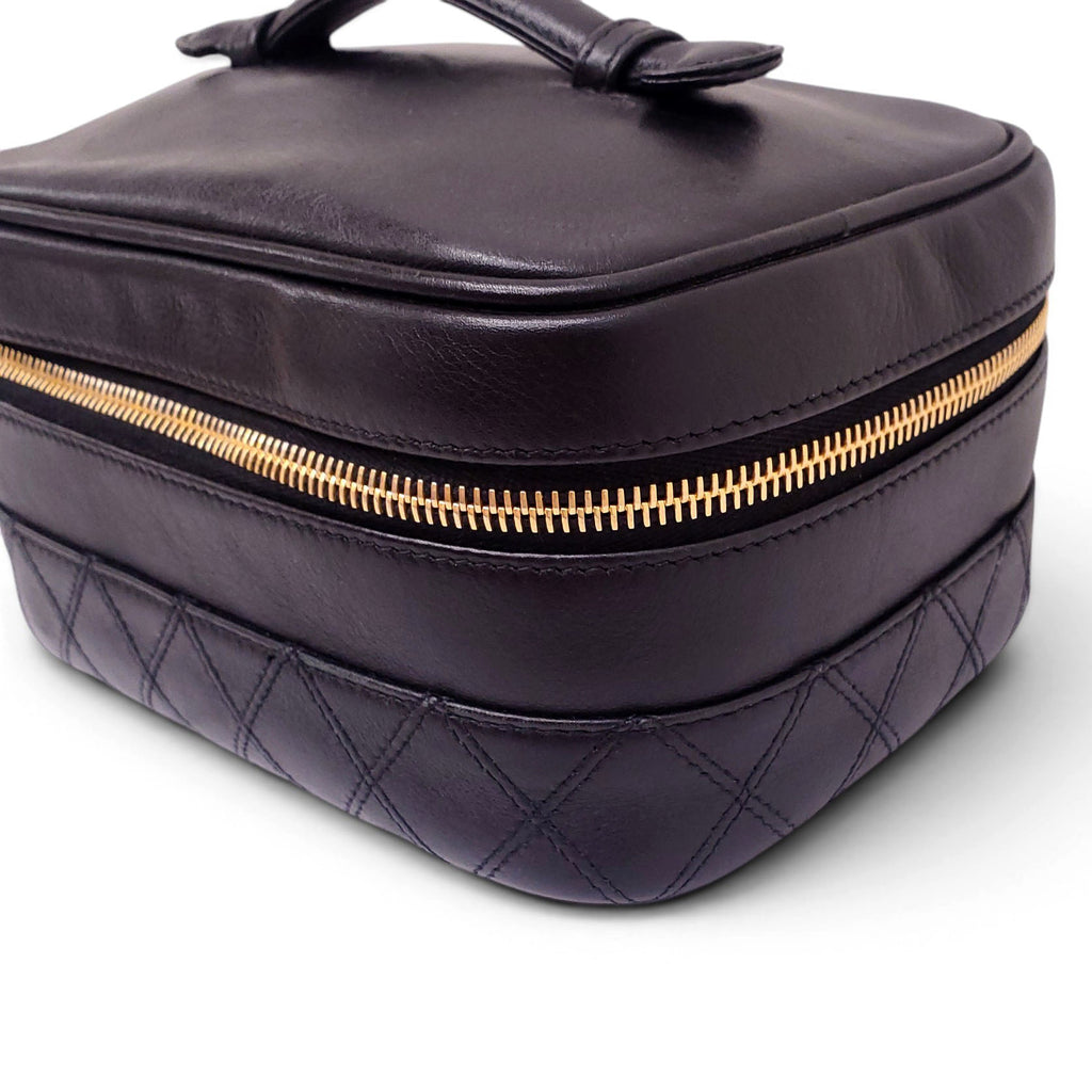 CHANEL BLACK LEATHER VANITY BAG