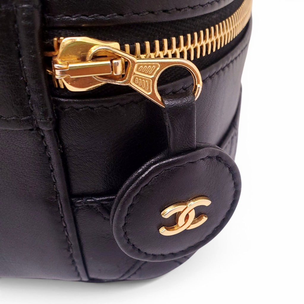 CHANEL BLACK LEATHER VANITY BAG