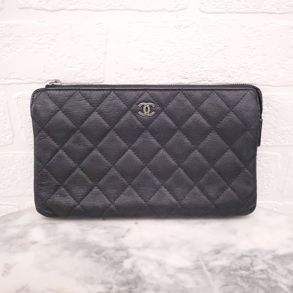 CHANEL BLACK QUILTED LEATHER ZIP WALLET