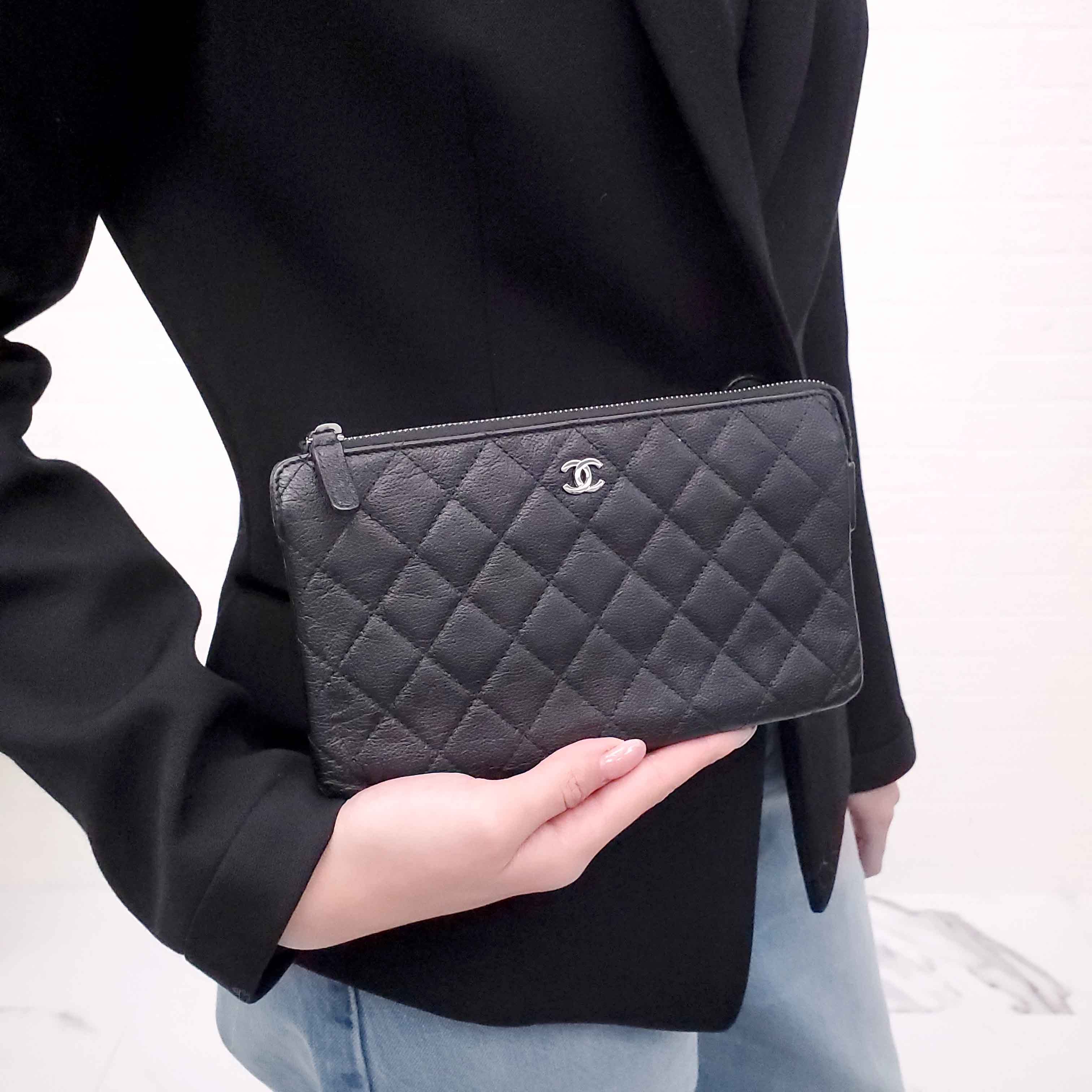 CHANEL BLACK QUILTED LEATHER ZIP WALLET