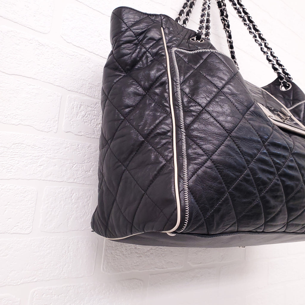 CHANEL BLACK RE-ISSUE CC BLACK TOTE BAG WITH CREAM PIPING